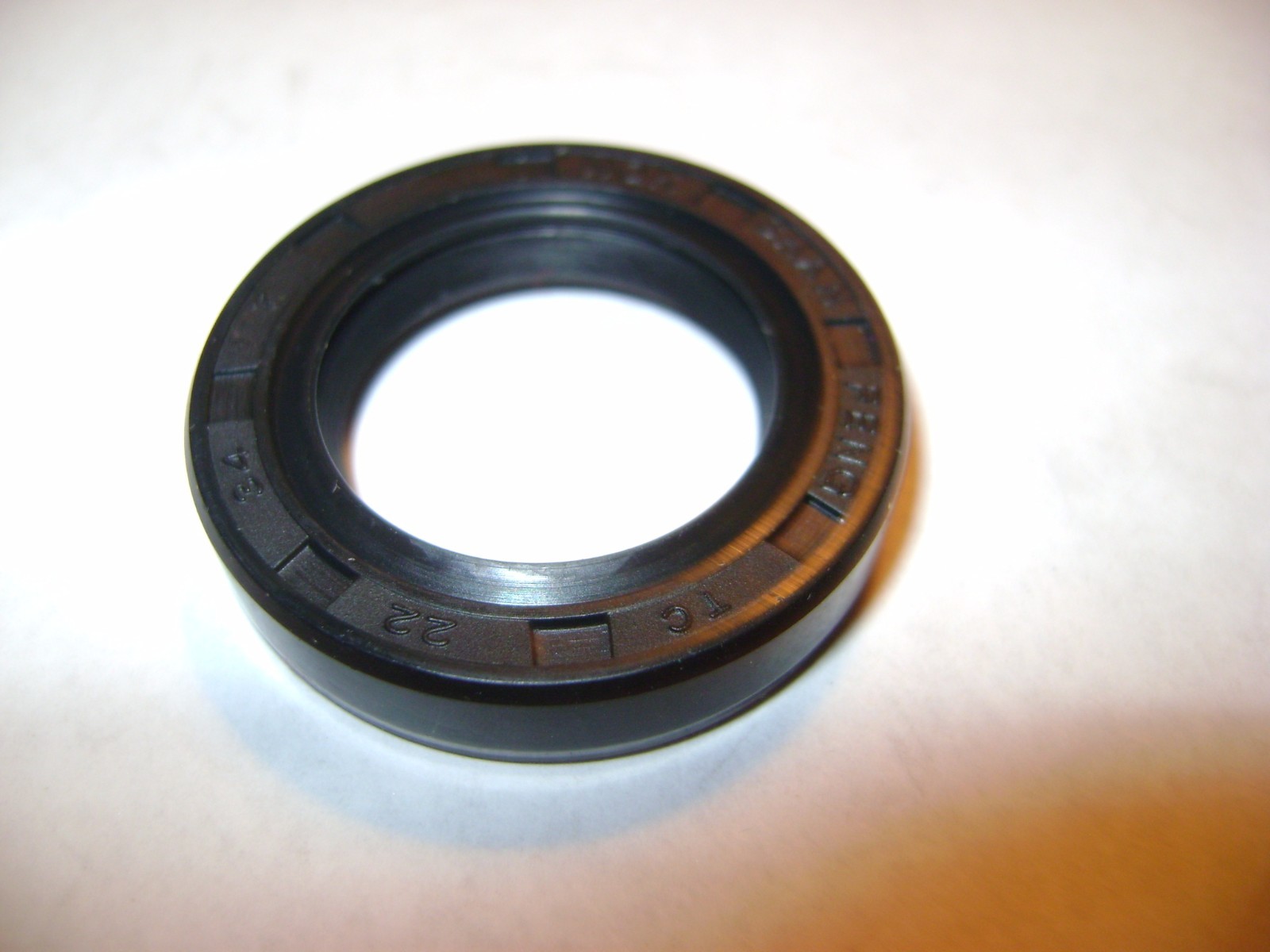 NEW TC 22X34X7 DOUBLE LIPS METRIC OIL / DUST SEAL 22mm X 34mm X 7mm