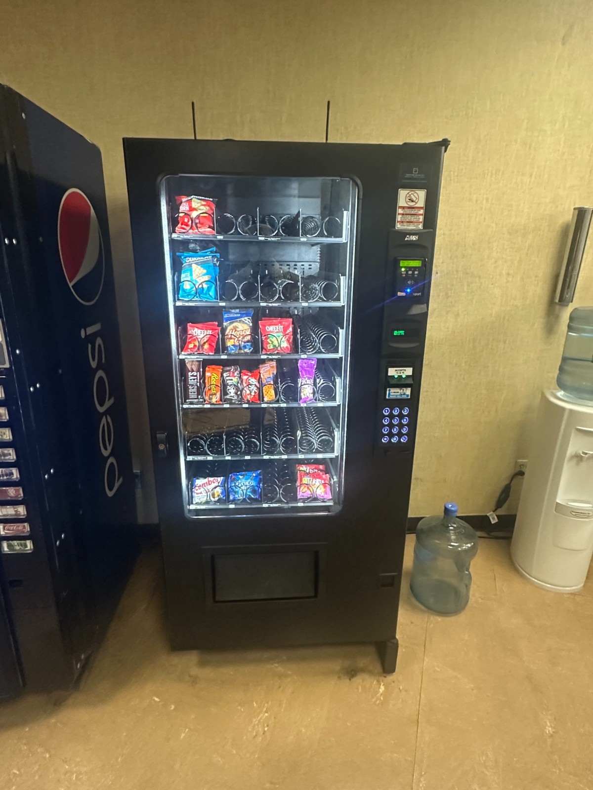 AMS 35 Snack Vending Machine