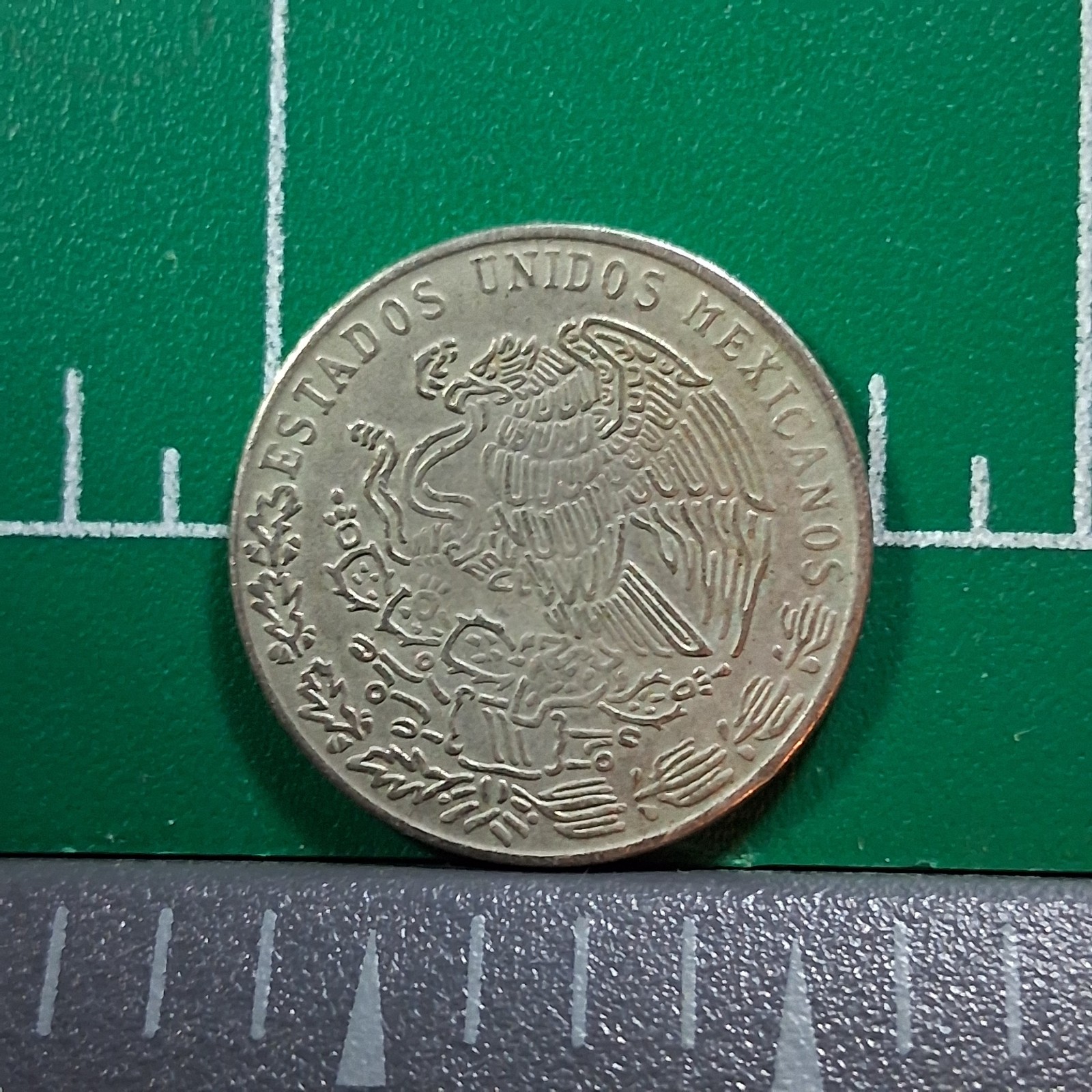 1980-M Mexico Coat of Arms/Francisco Indalecio Madero 25 Centavo Currency Coin