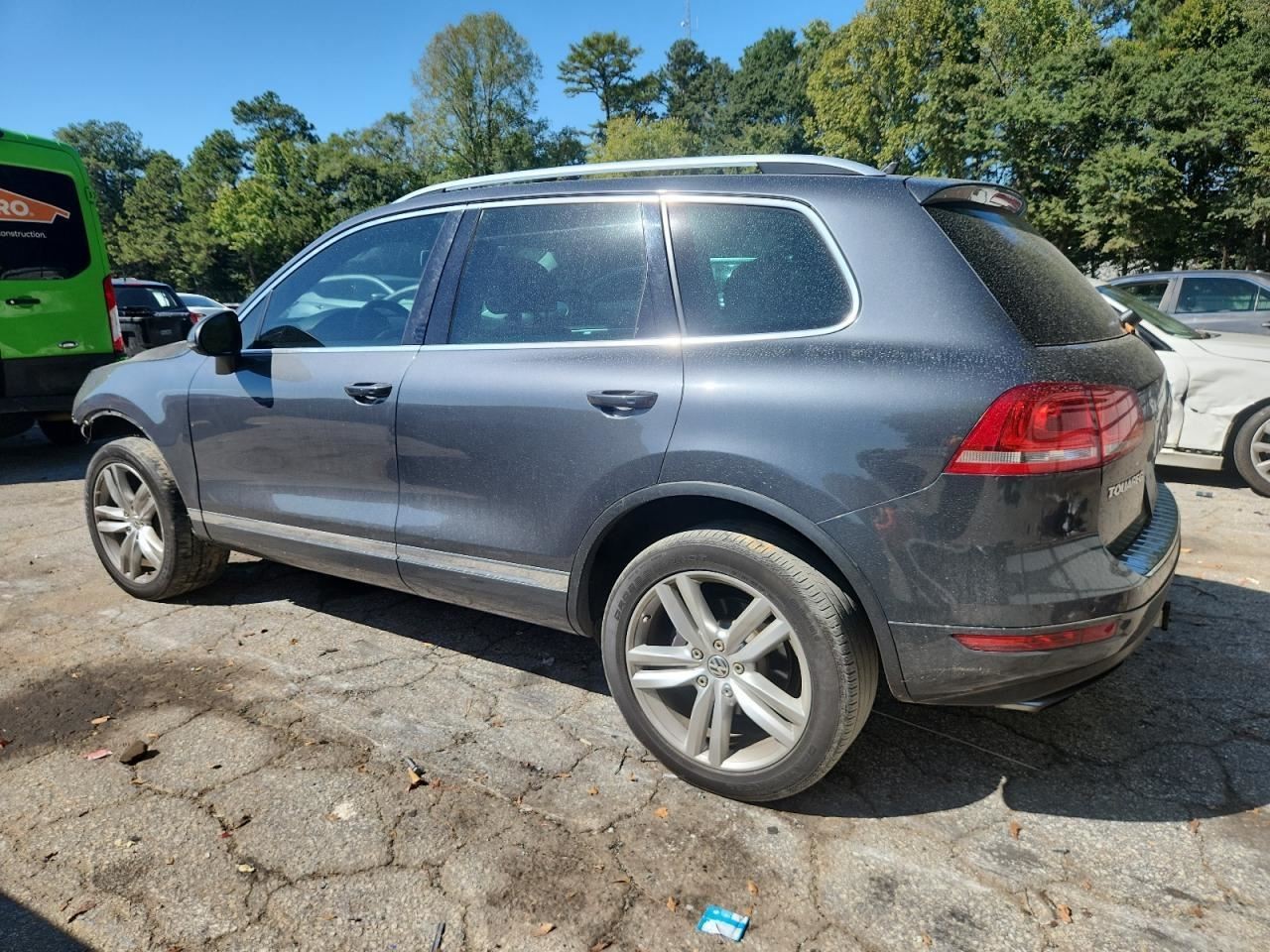 TOUAREG 2012 Glove Box 4886487