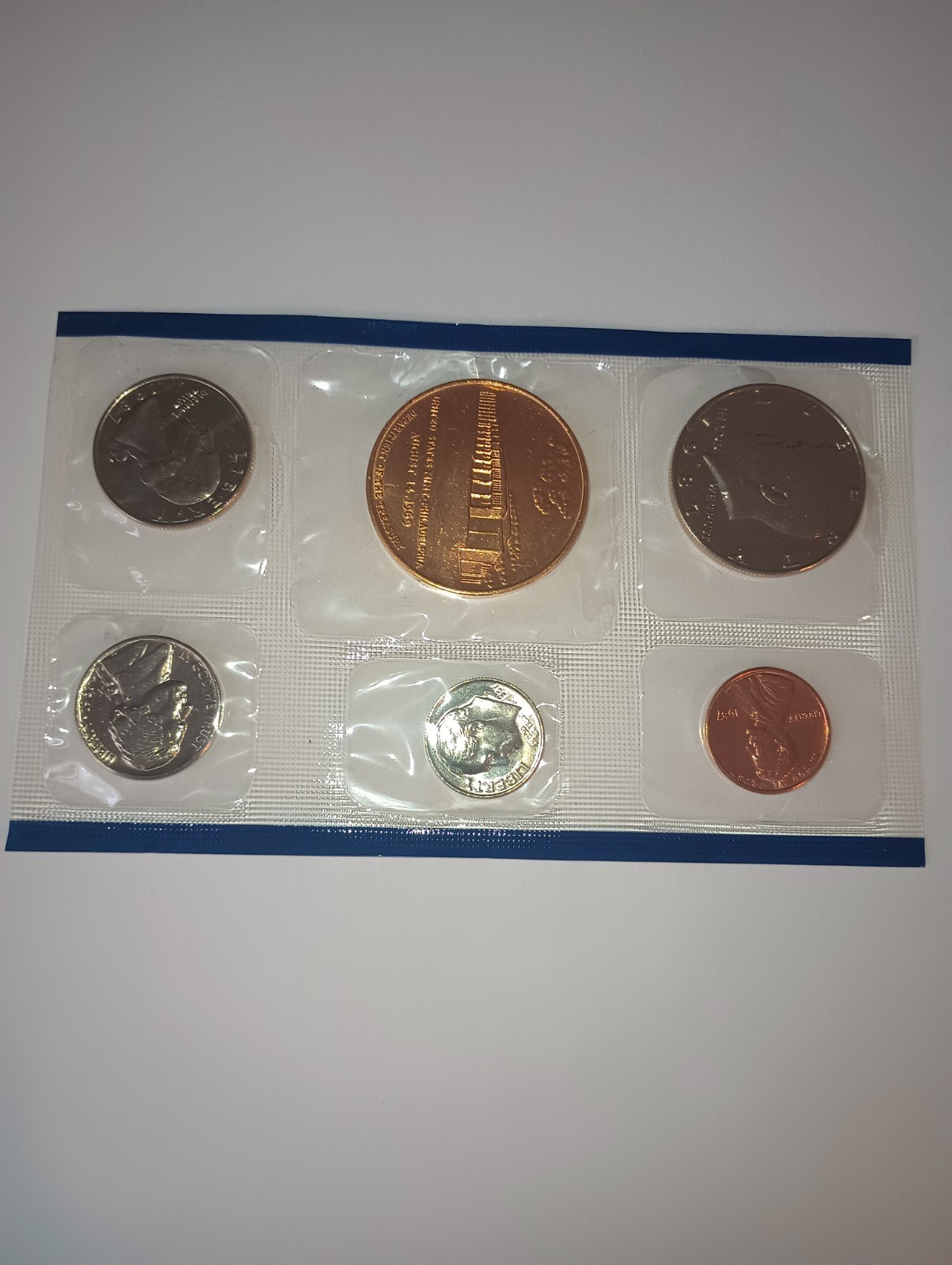 1987 PHILADELPHIA SOUVENIR MINT SET !