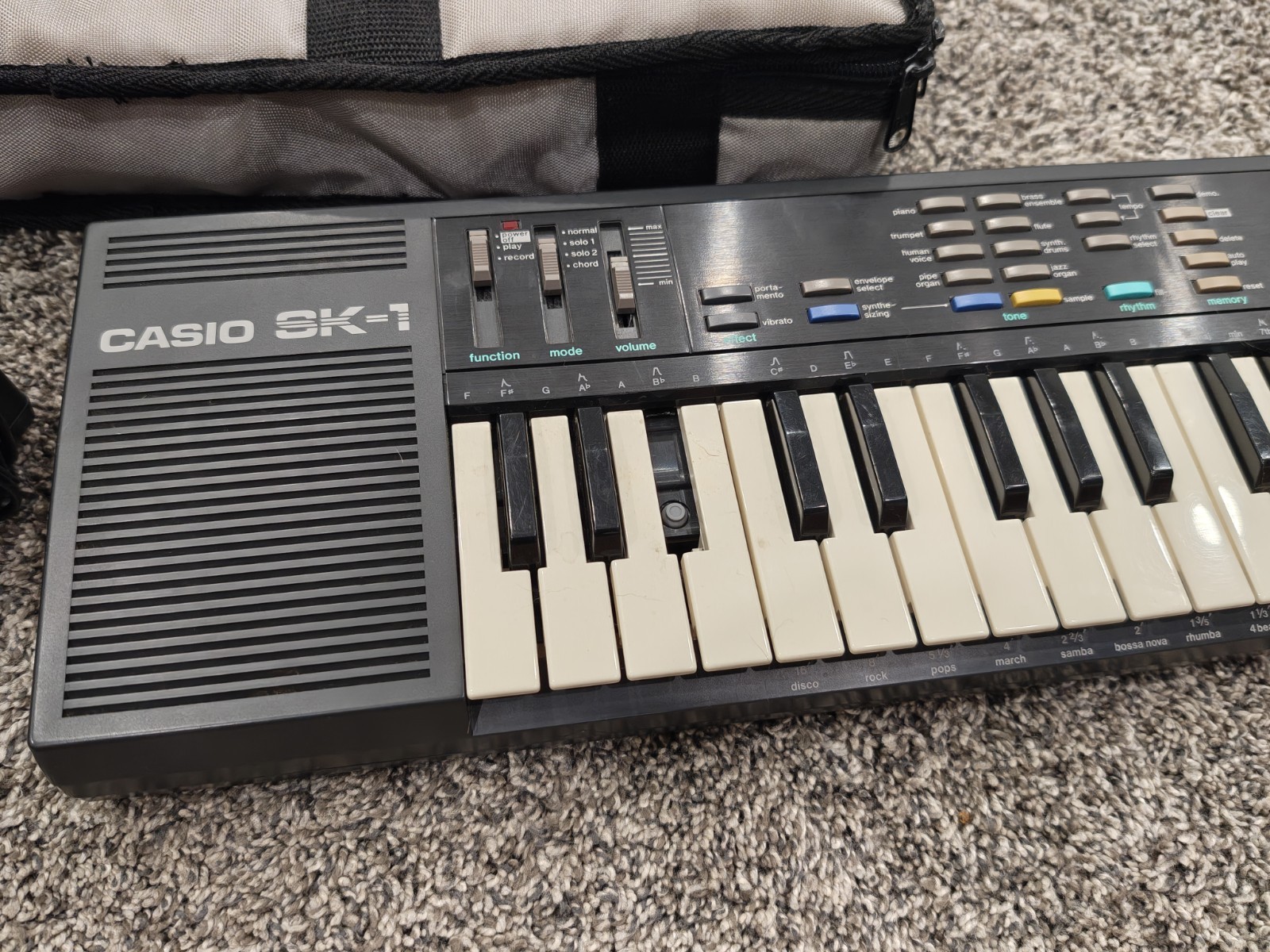 Casio SK-1 Sampling Keyboard w/ Case And Box TESTED WORKS GREAT - Missing 1 Key
