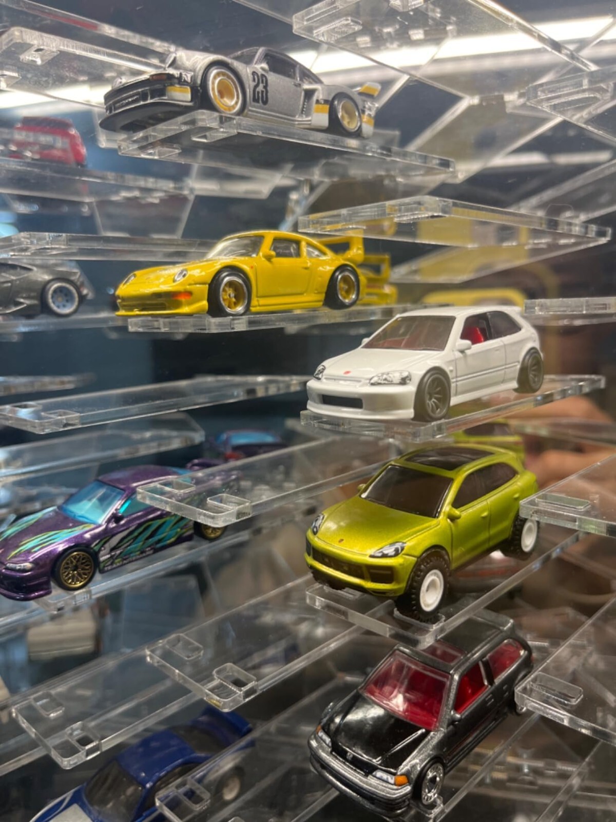 Car Display Case 33 Pc Acrylic LED Light Mirrored Wheels Model 1/64 Diecast Rack