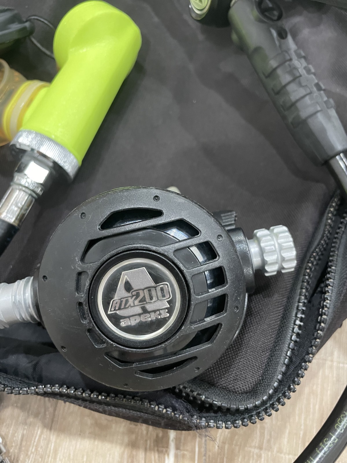 Apeks atx200 regulator set