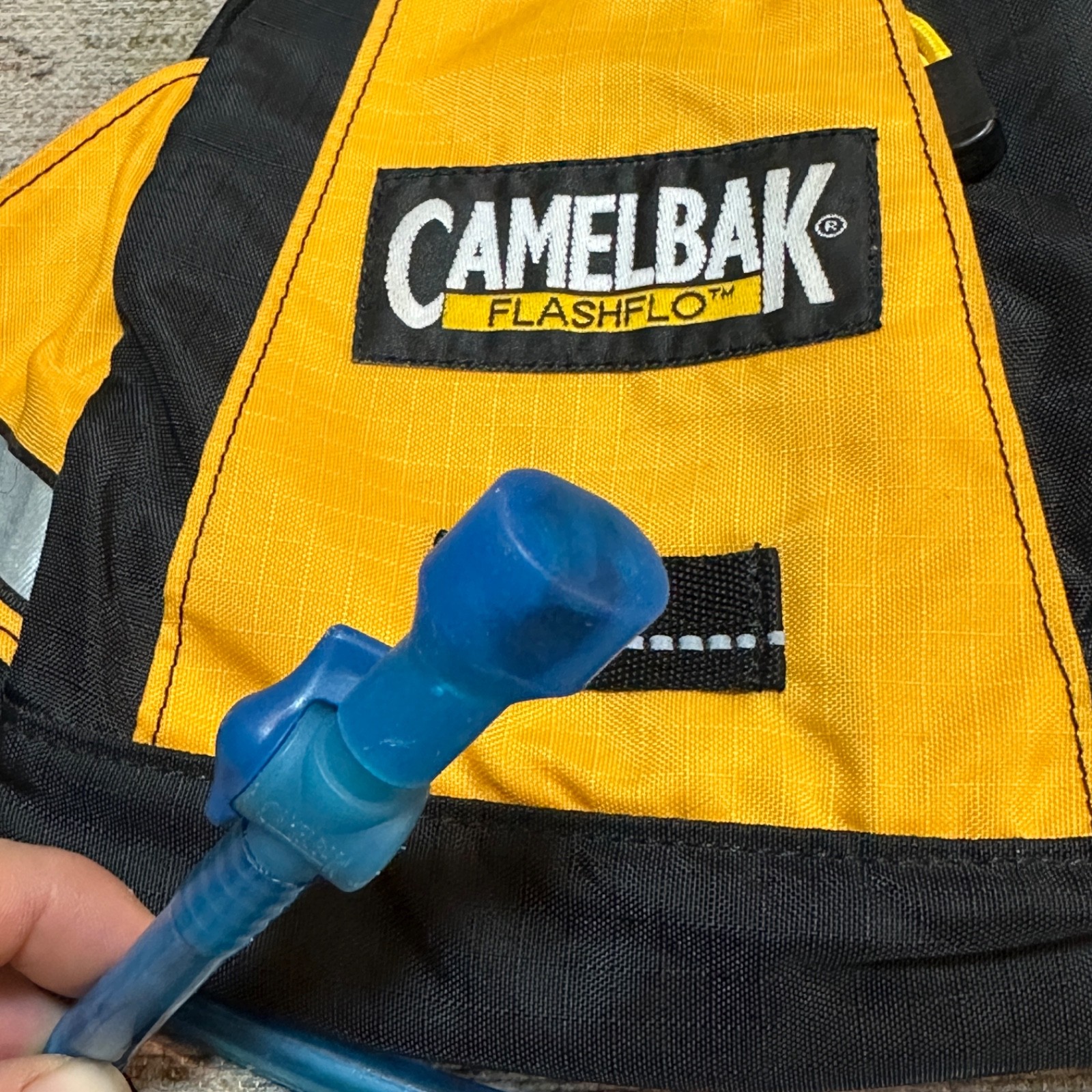 CamelBak FlashFlo LR 50 Yellow/Black Hydration Pack-50oz- Great Cond- W/ Bladder