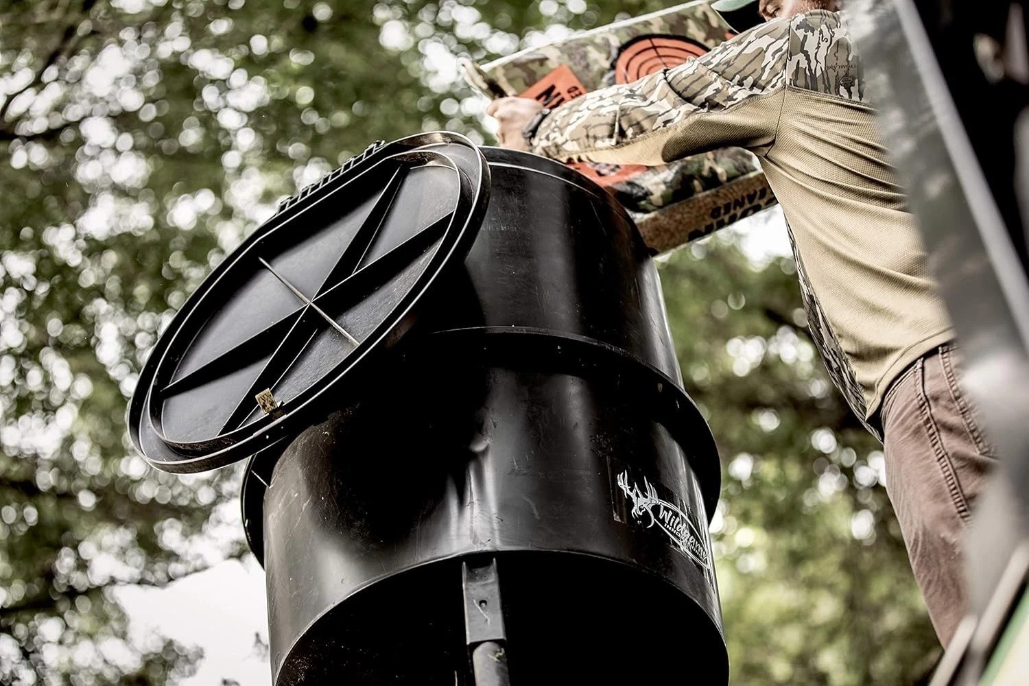 Quick-Set 225 lb Game Feeder with Digital Timer