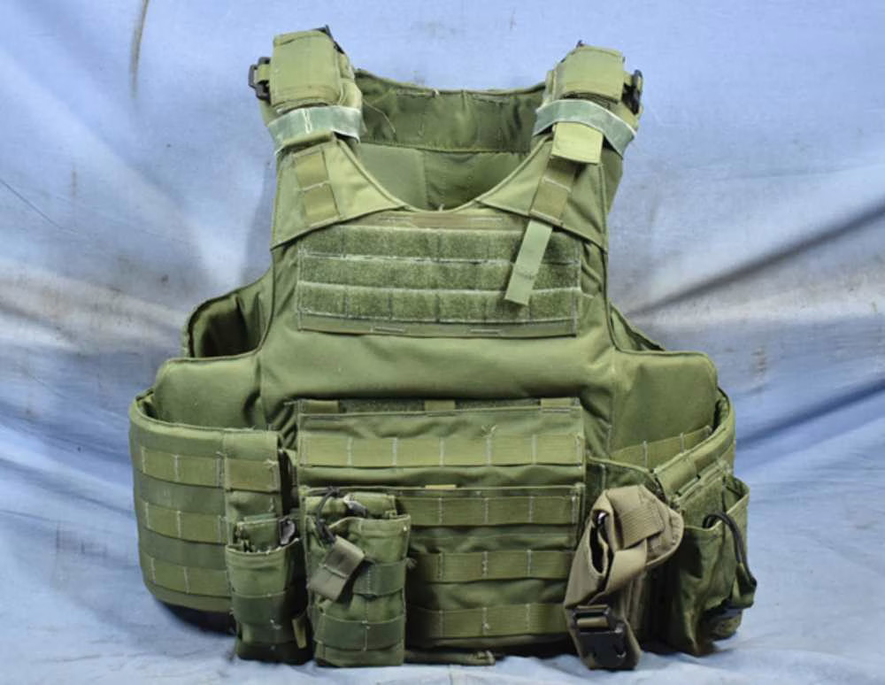 large tactical body armor - point blank Plate Carrier w / IIIA  extras shown