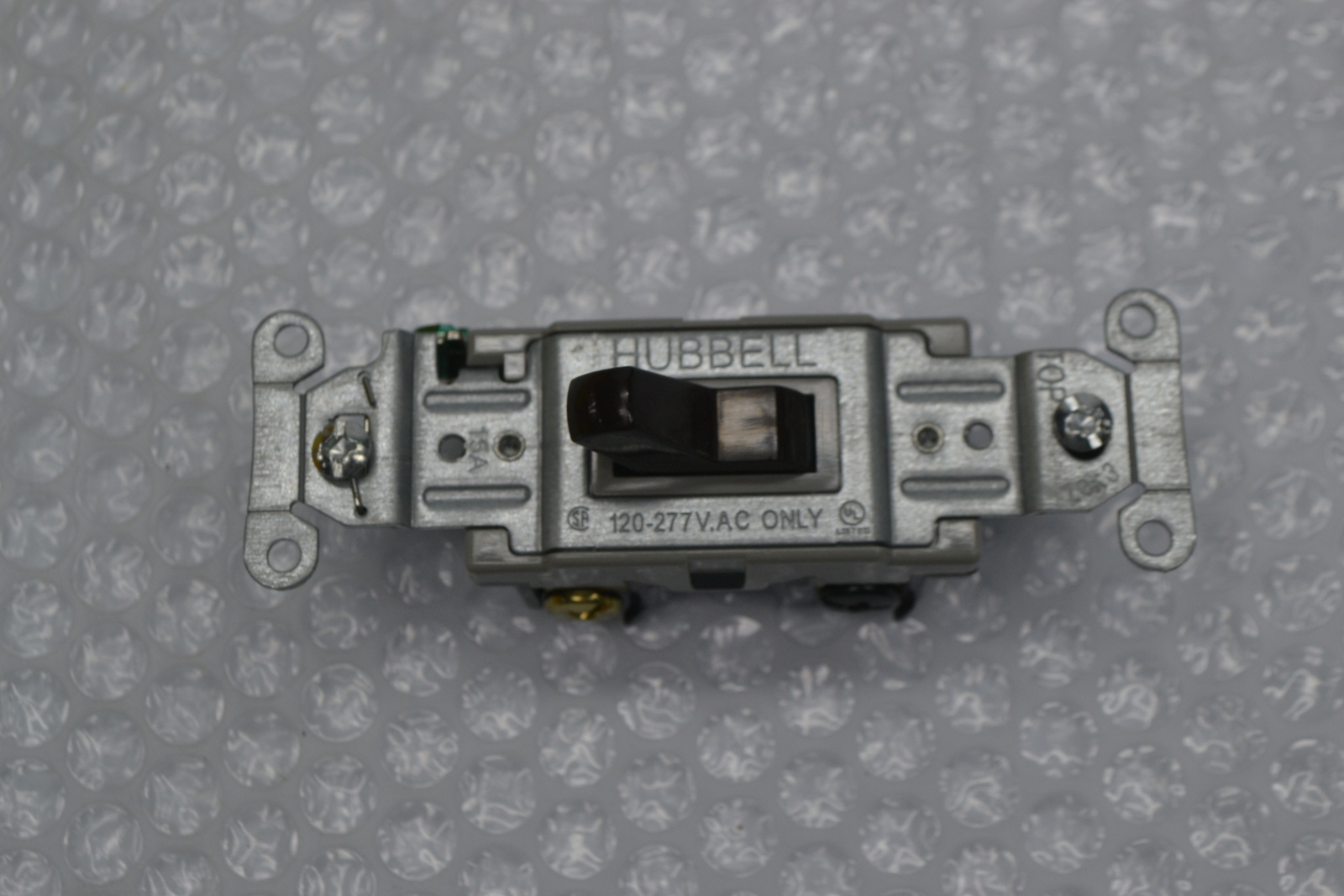 HUBBELL CSB315 SWITCH BROWN NSMP