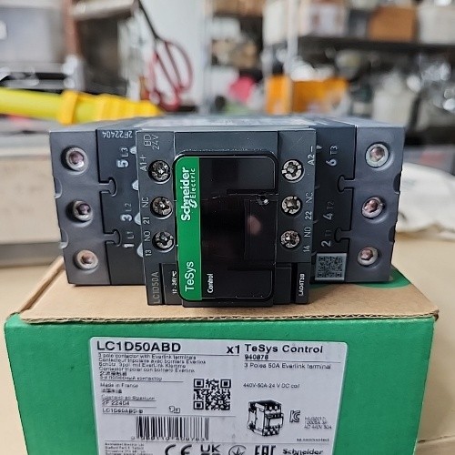 1PC New Schneider LC1D50ABD Fast Shipment
