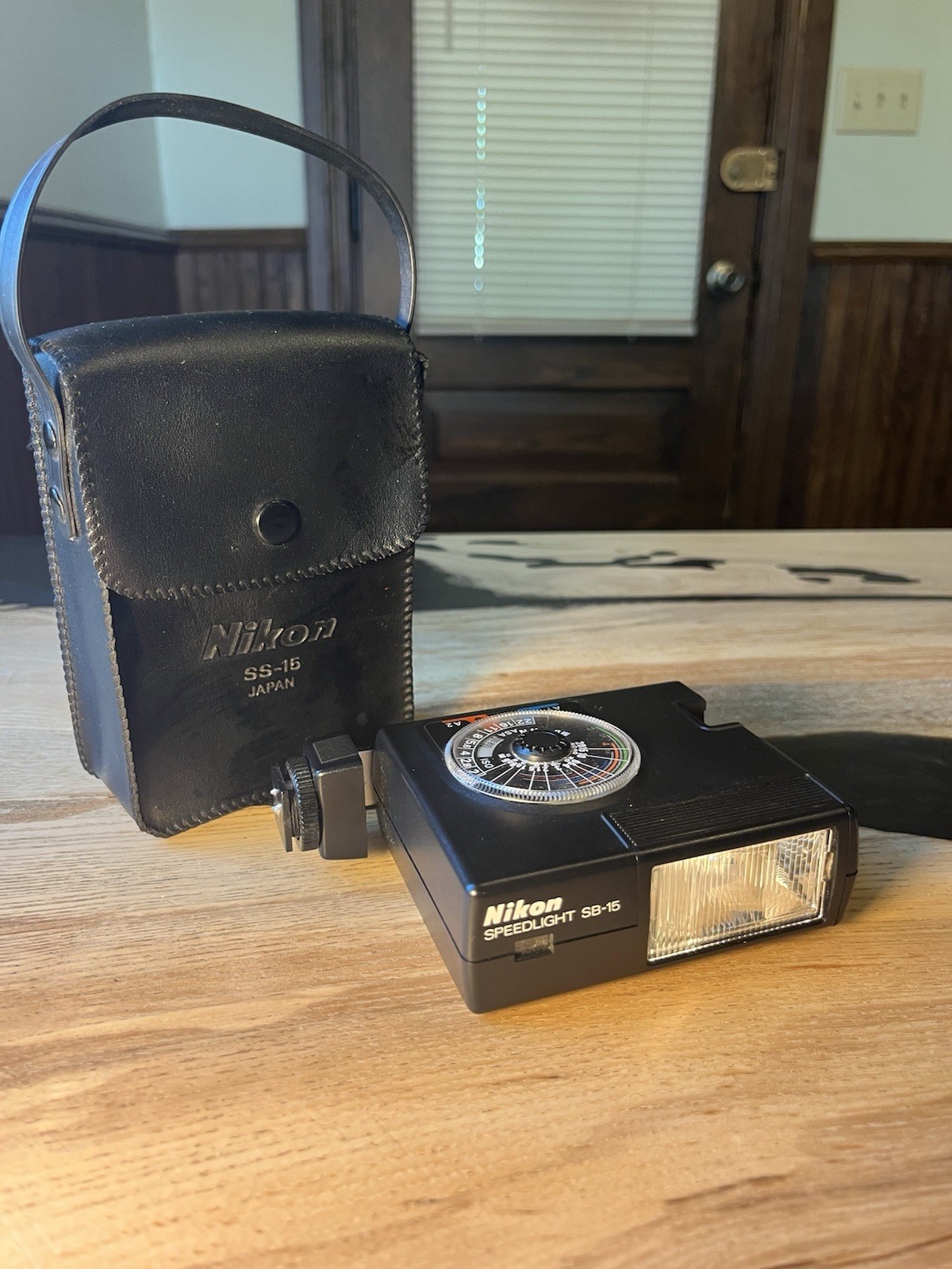 Vintage Nikon SS-15 Camera Flash w/Case