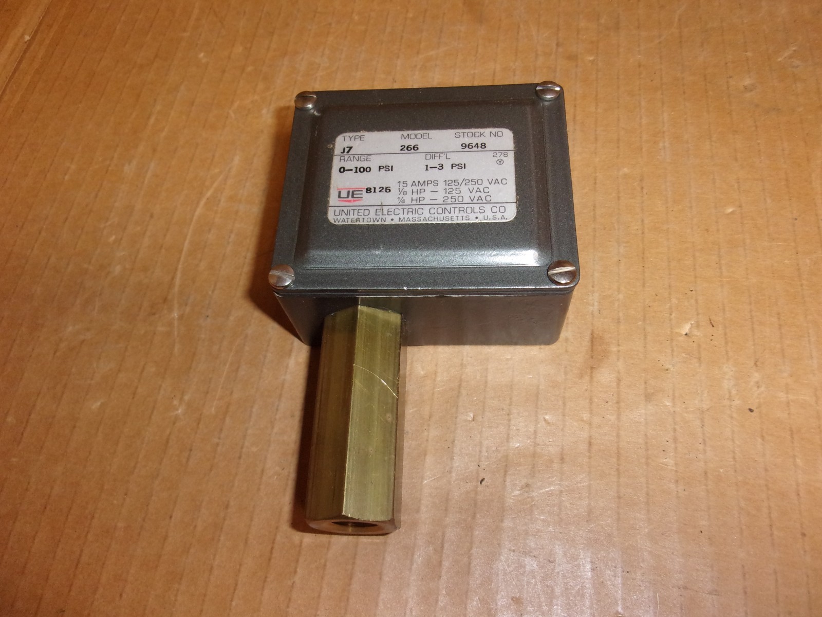 United Electric Pressure Control Switch , type: J7 , model: 266 , Stock # 9648