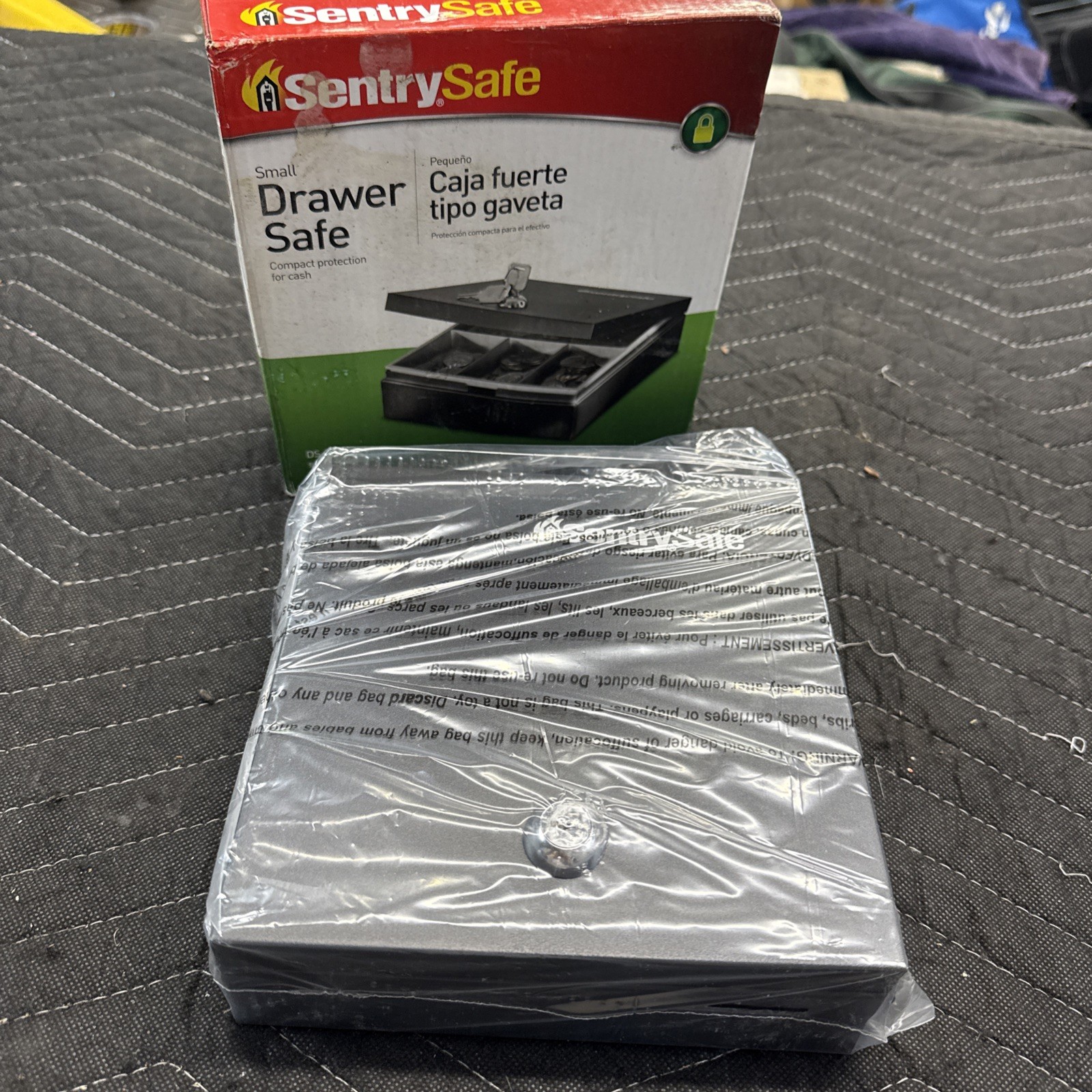 New SentrySafe Small Drawer Safe with 2 keys Money Tray