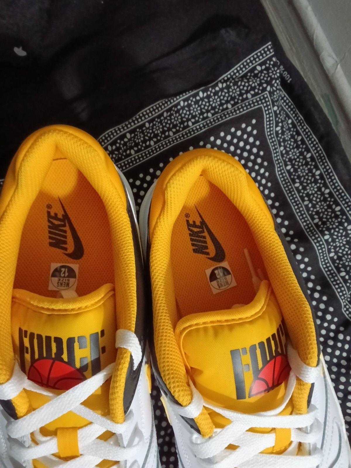 Nike Full Force Low White University Gold Size 12