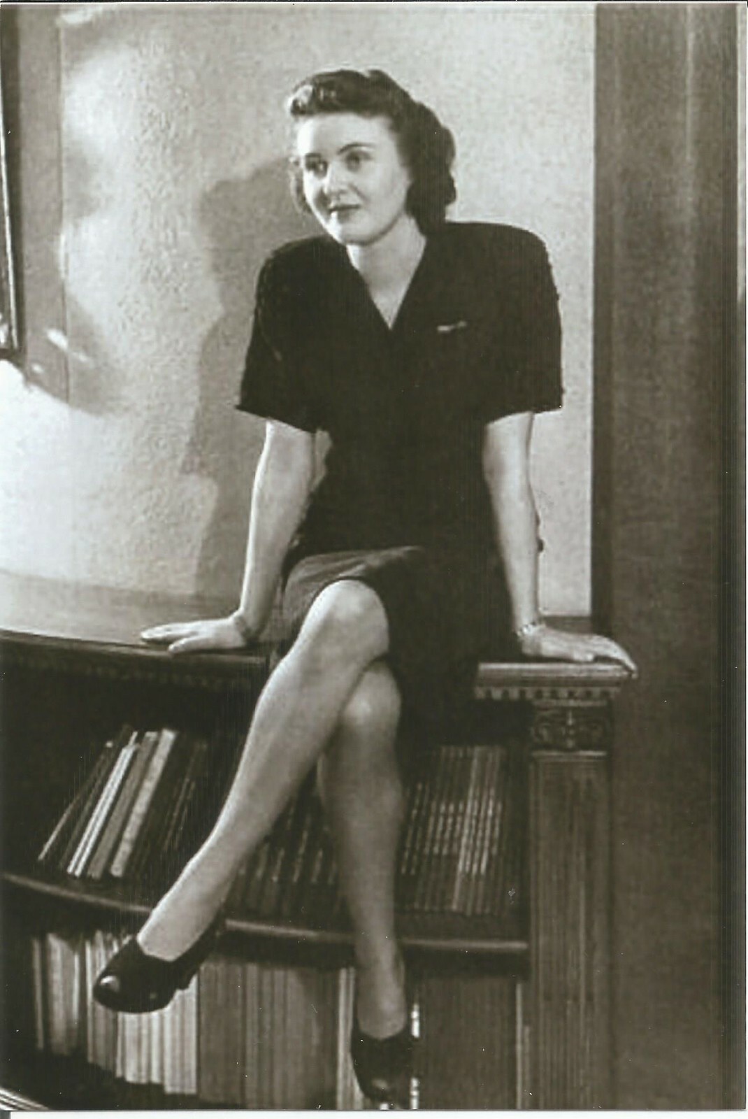 German WW II Photo    -----   Eva Braun  ...