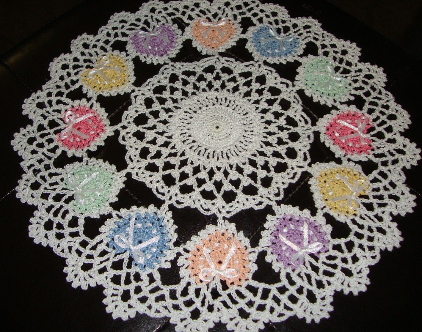 ~~TAMS CANDY HEARTS~ VALENTINES~DOILY~CROCHET~APPROX. 12-13"~VALENTINE'S ~LOVE