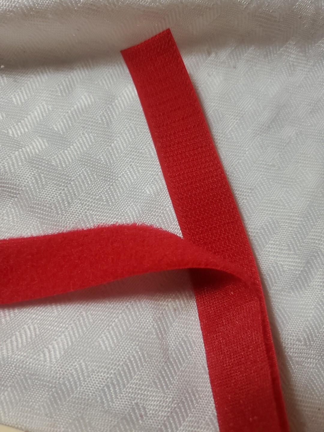 VELCRO® Sew On 3/4in Red Cut-to-Length for Fabrics Clothing and Crafts 1 FT 12IN
