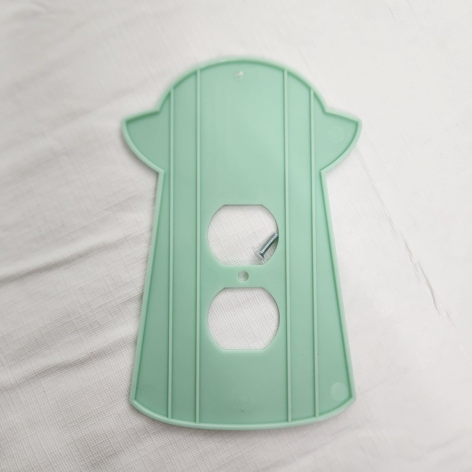 UFO Wall Socket Decorative Faceplate Standard Outlet Green Plastic