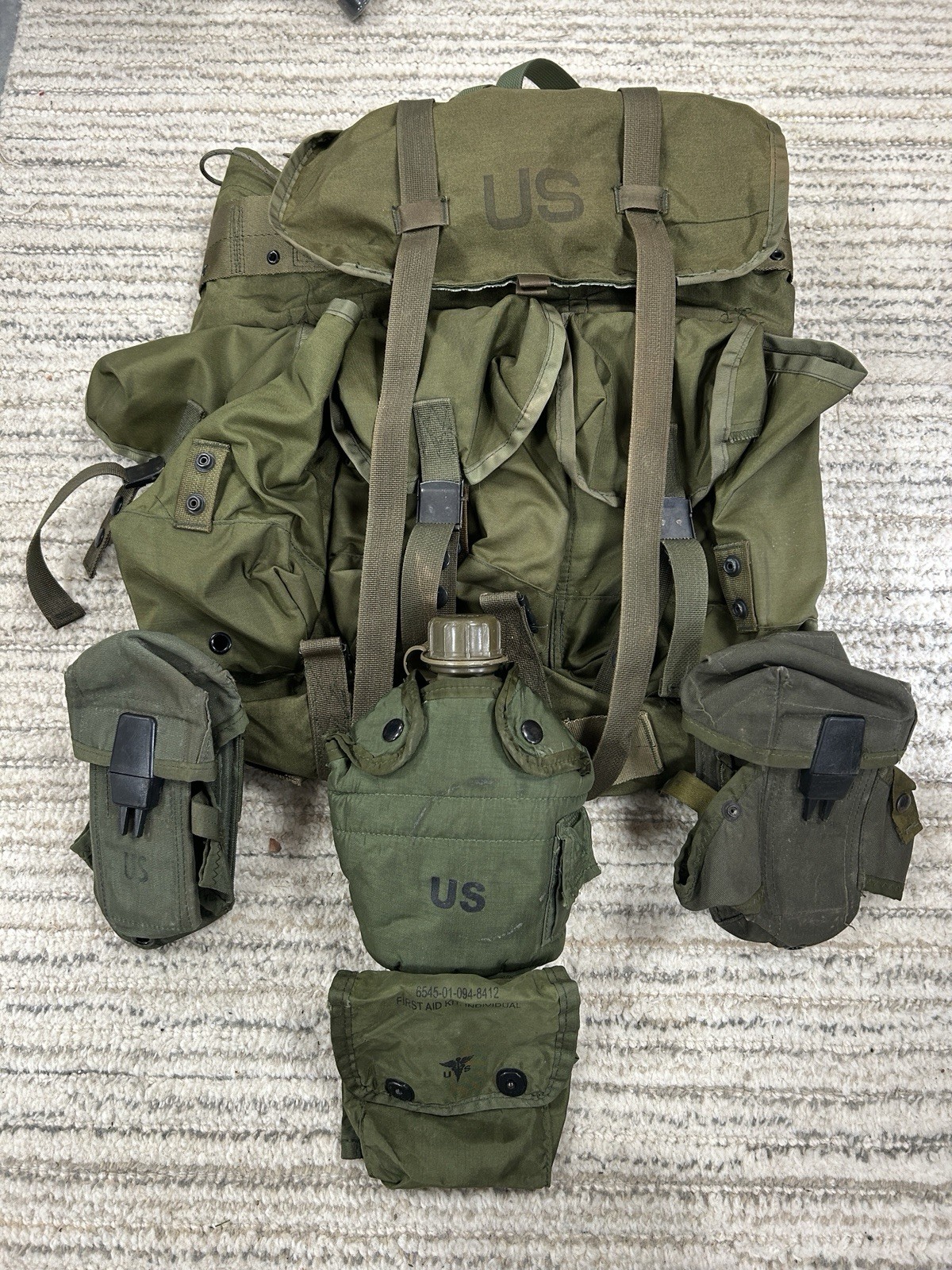 Military U.S. Army FIELD PACK, Combat, LC1,  Medium With Accessories!!