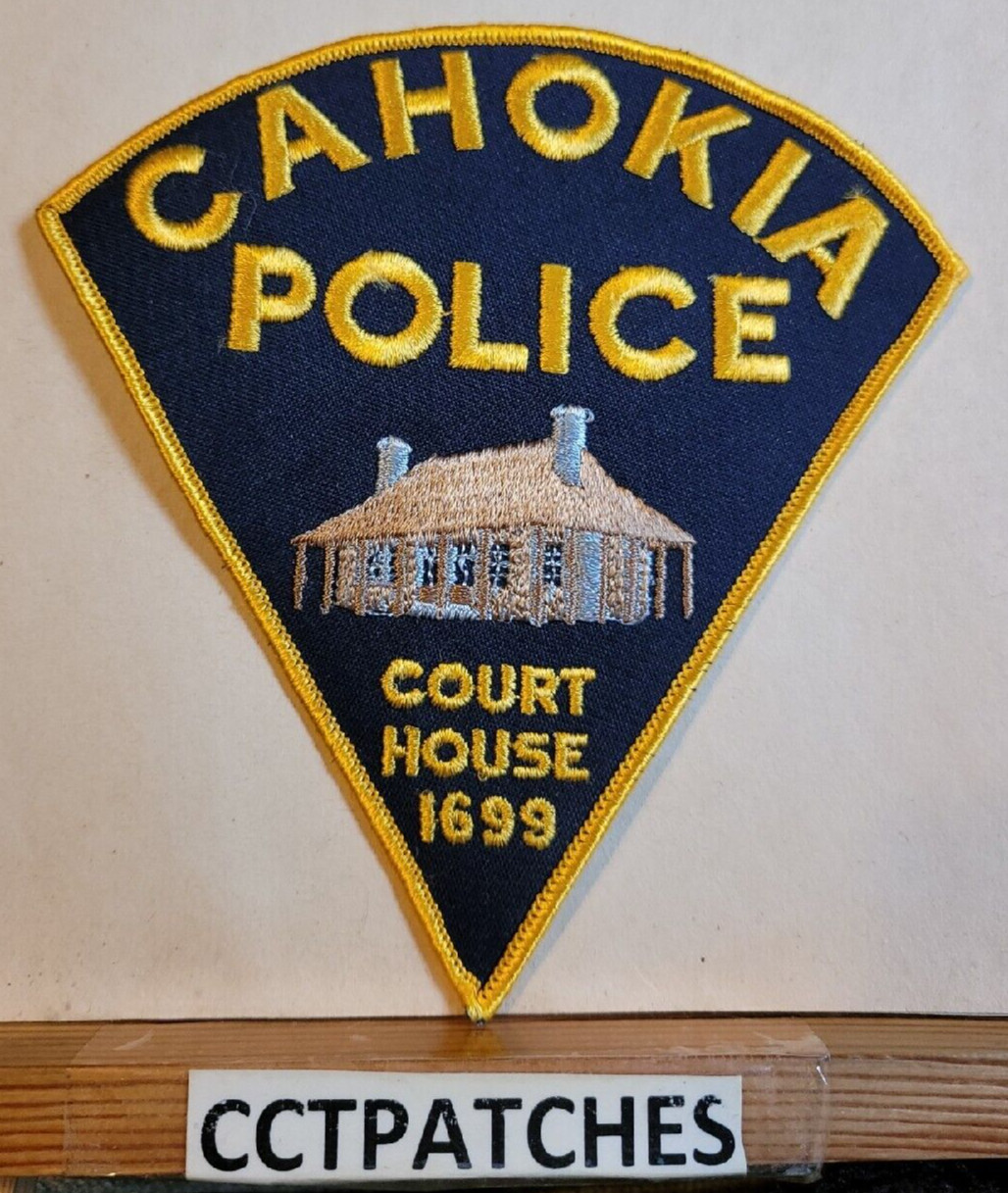 CAHOKIA, ILLINOIS POLICE SHOULDER PATCH IL