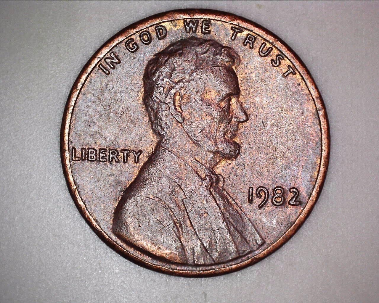 1982 Philadelphia Lincoln Penny - Missing the "E" in E Pluribus