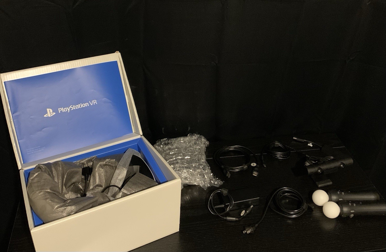 PSVR Bundle With Motion Controllers And Camera. Comes With Every Thing Pictured.