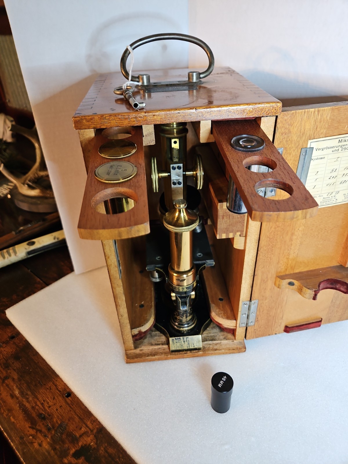E LEITZ WETZLAR Vtg PETROGRAPHIC POLARIZING MICROSCOPE W/CASE, Acc. Brass Rare