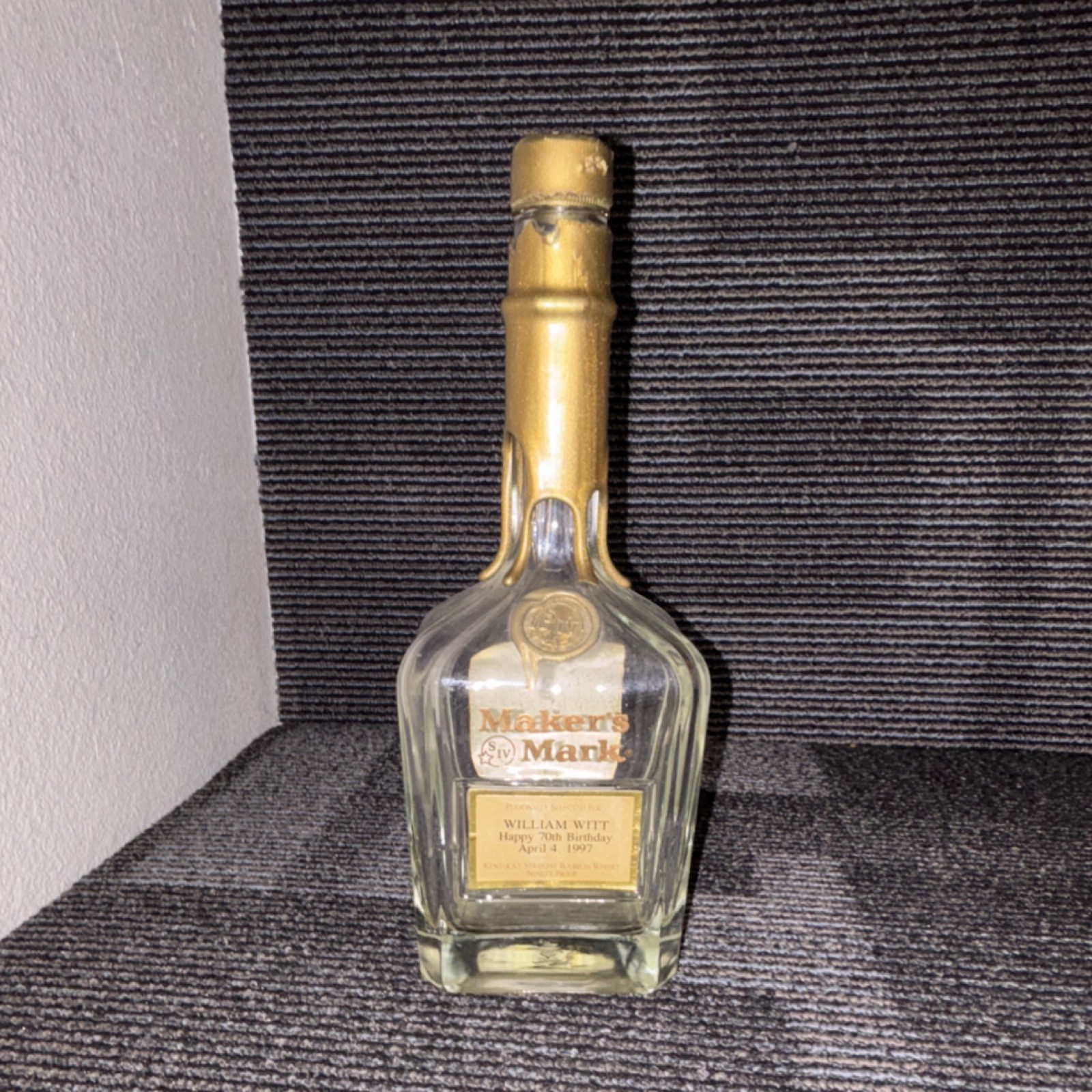 Maker's Mark  Collectible Liquor Bottle 750ml Gold Wax Clear Gold Colors 1997