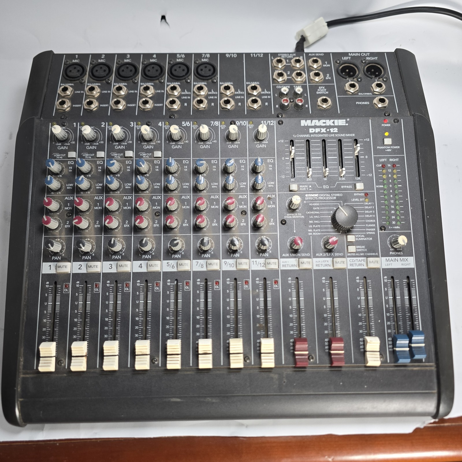 Mackie DFX-12 12 Channel Live Sound Mixer Console Used Audio Mixer UNTESTED READ