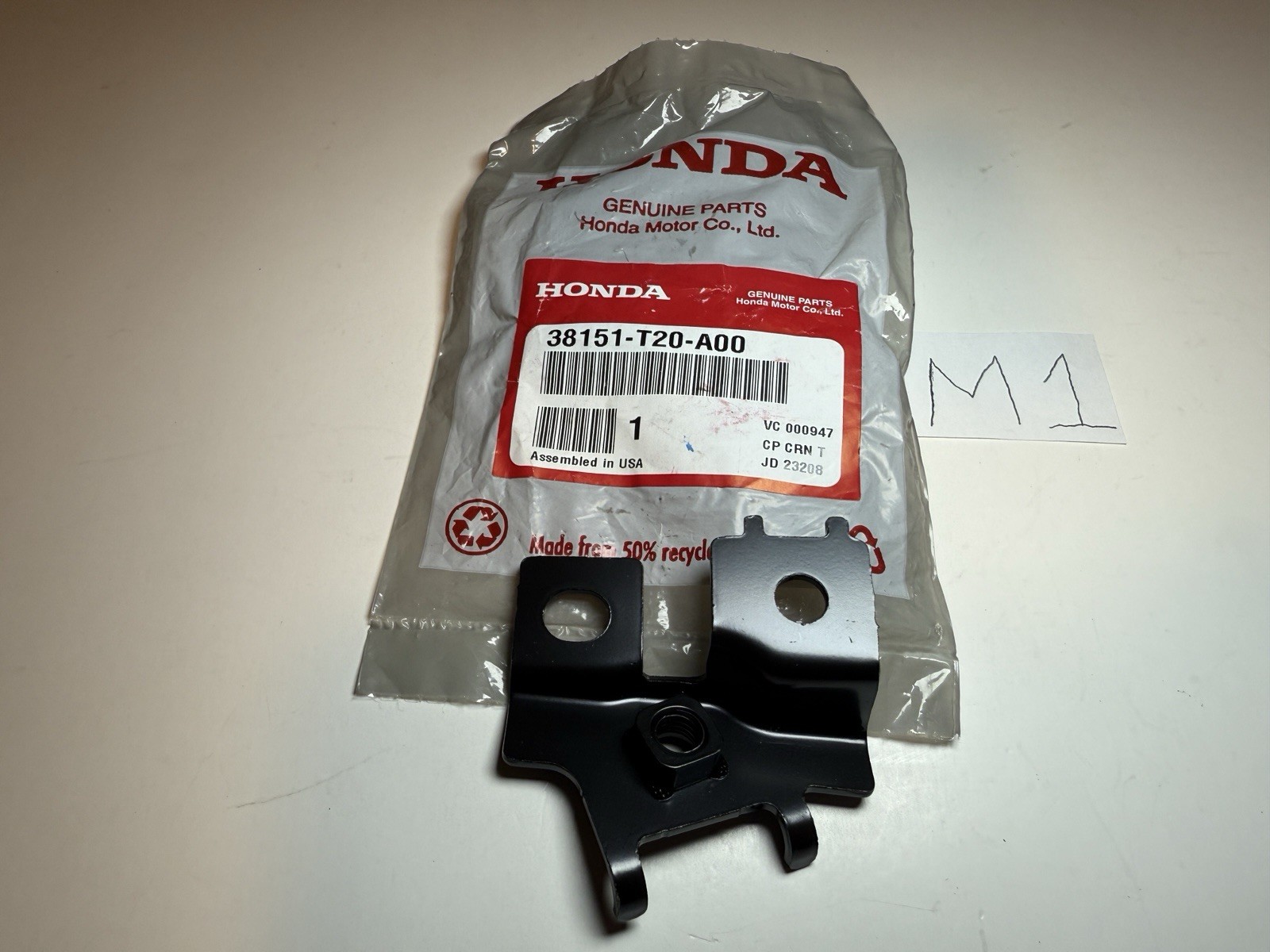 2022 - 2025 HONDA CIVIC FRONT HIGH  HORN BRACKET OEM 38151-T20-A00 - Brand New