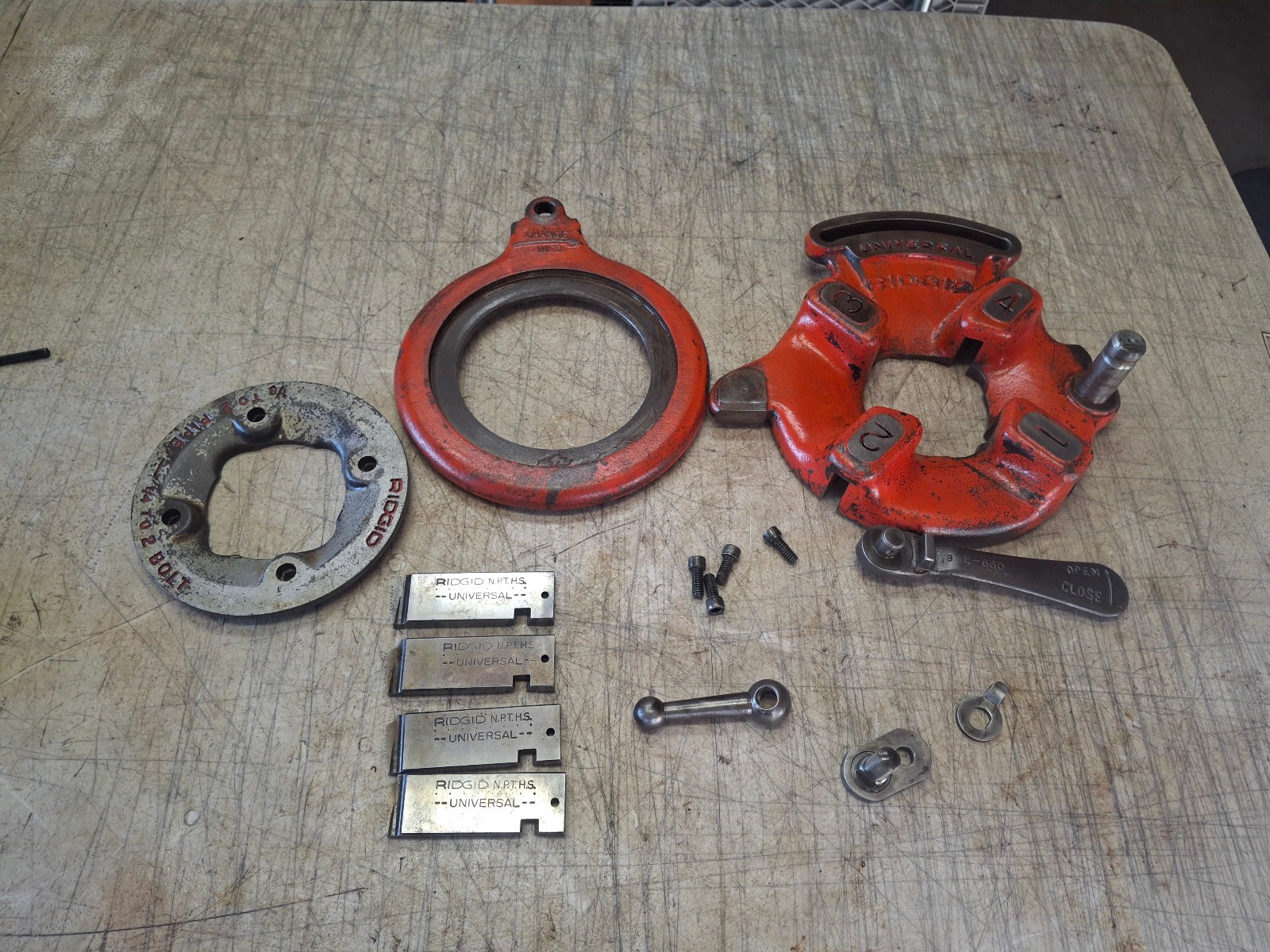 Ridgid 811A Quick-Opening Die Head 300 535 1822 Pipe Threader Dies 1/2"-3/4"