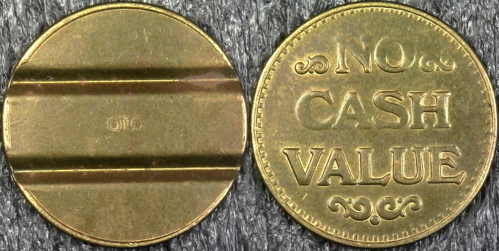 Slotted Grooved - No Cash Value Arcade, Game Machine Token 23mm (c764)