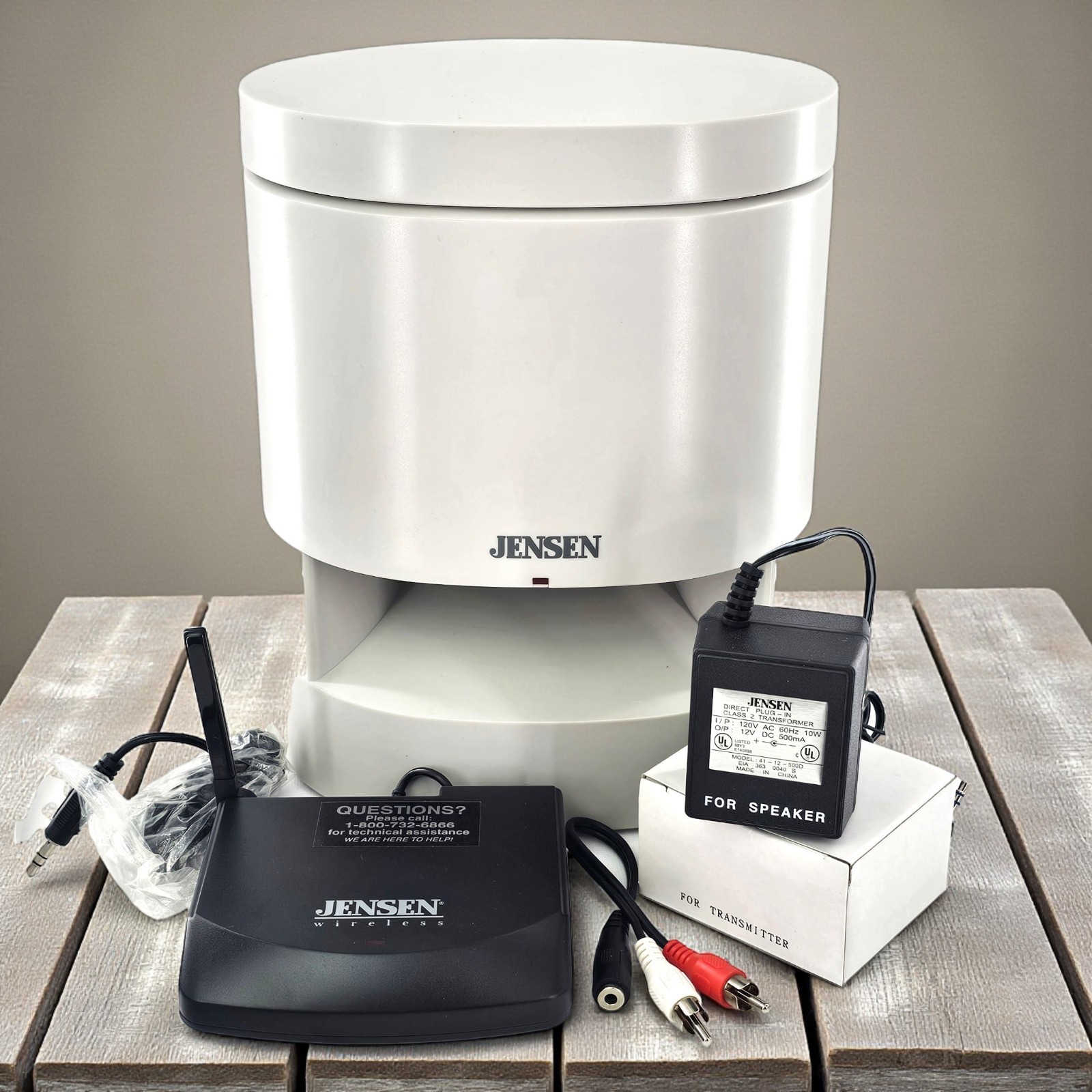 VTG Jensen Indoor Outdoor Wireless Speakers Portable 900 MHz Water Resistant NOB
