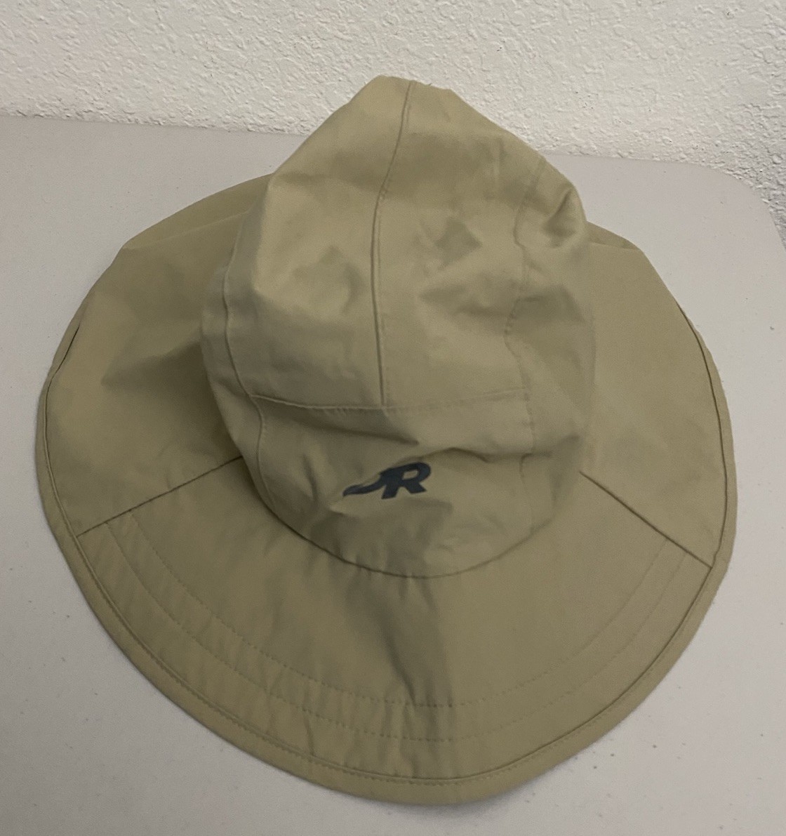 OUTDOOR RESEARCH Hiking Sun Rain Poncho Hat Size Medium Large