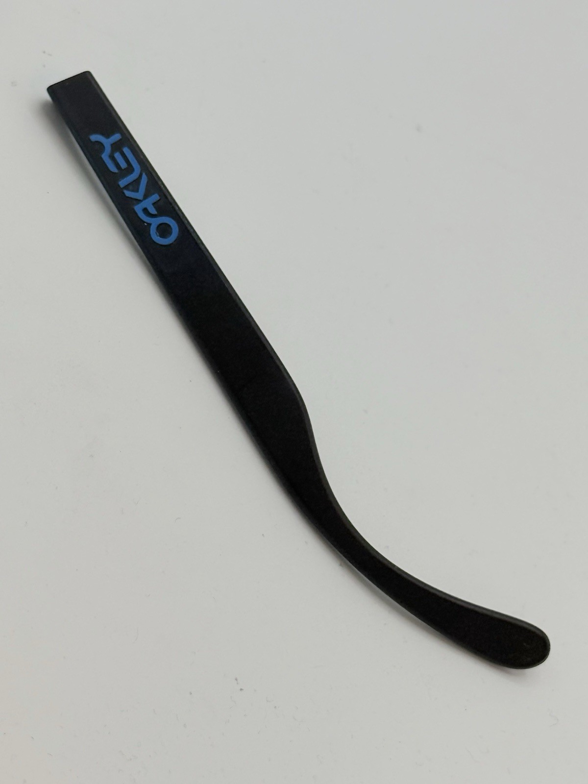 OAKLEY FROGSKINS SUNGLASSES REPLACEMENT RIGHT ARM MATTE BLACK & BLUE  AUTHENTIC