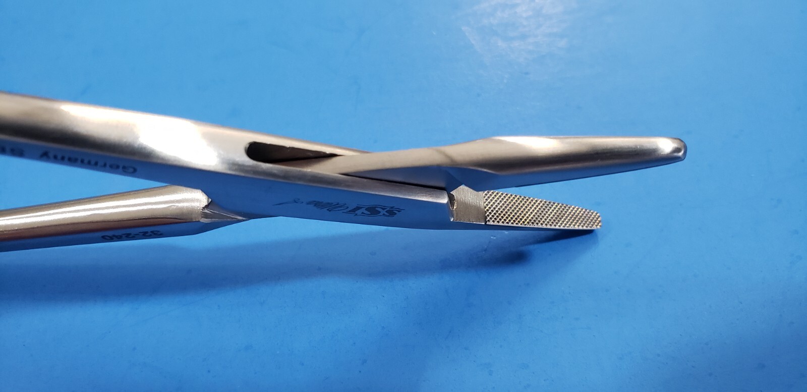 SSI Ultra 32-240 Surgical MASSON Needle Holder 10.5" Carbide Jaws Gold handle