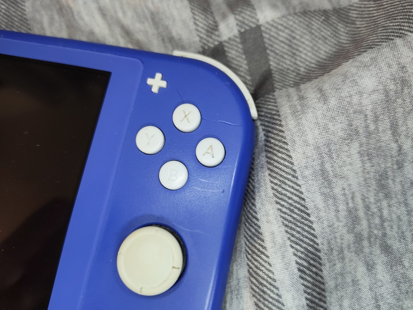 SWITCH LITE, FOR PARTS. NEEDS WORK OR PARTED OUT. BLUE 32GB
