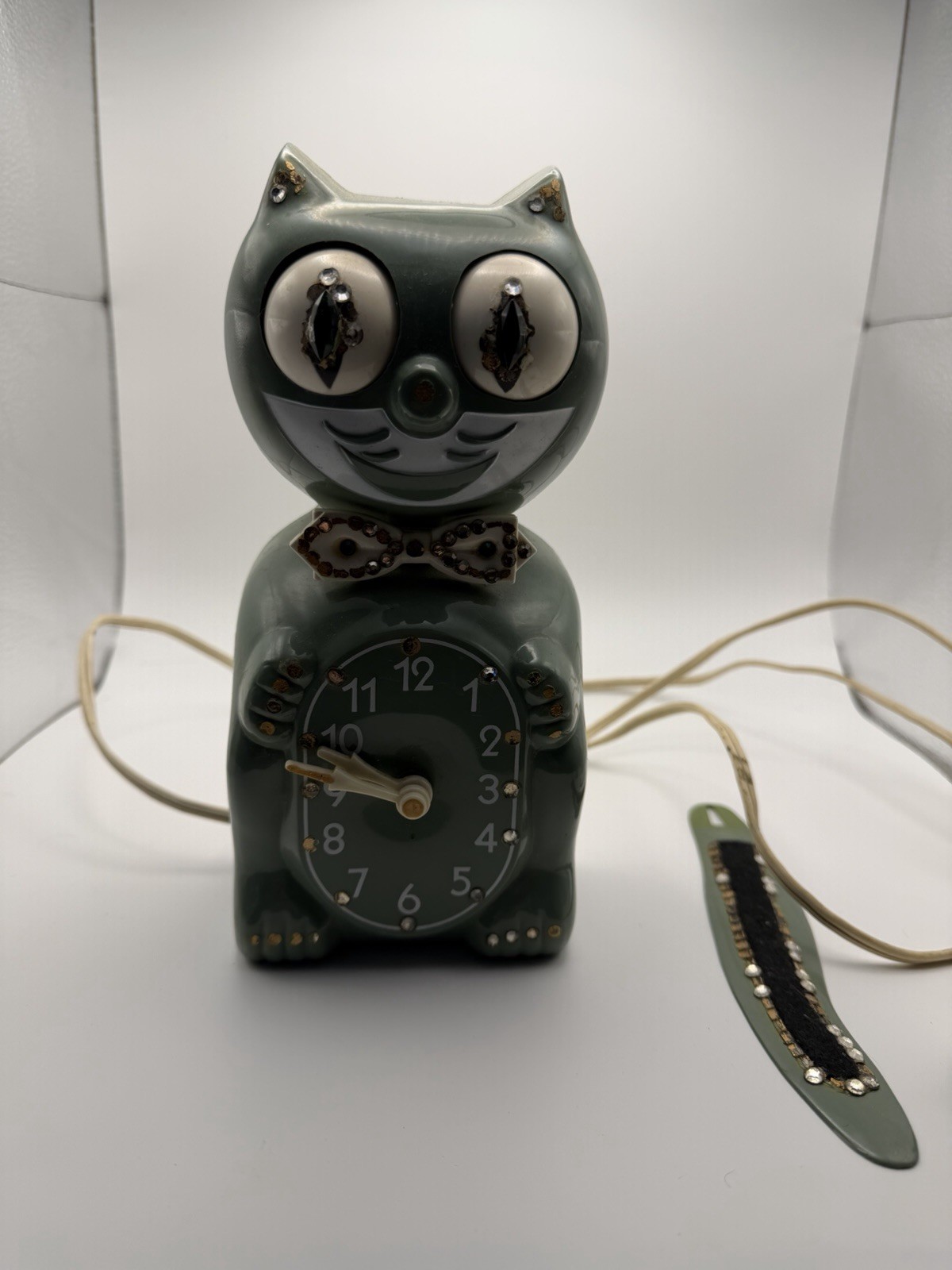 Vtg 1960s Animated KIT CAT KLOCK D8 Wall Clock  Jeweled Avocado Green *PARTS*