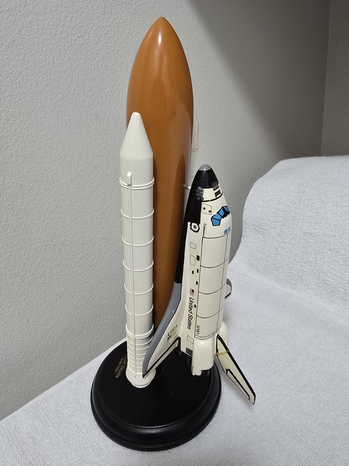 VTG Space Shuttle Endeavour Full Stack 1/200 Scale Desktop Display Model READ