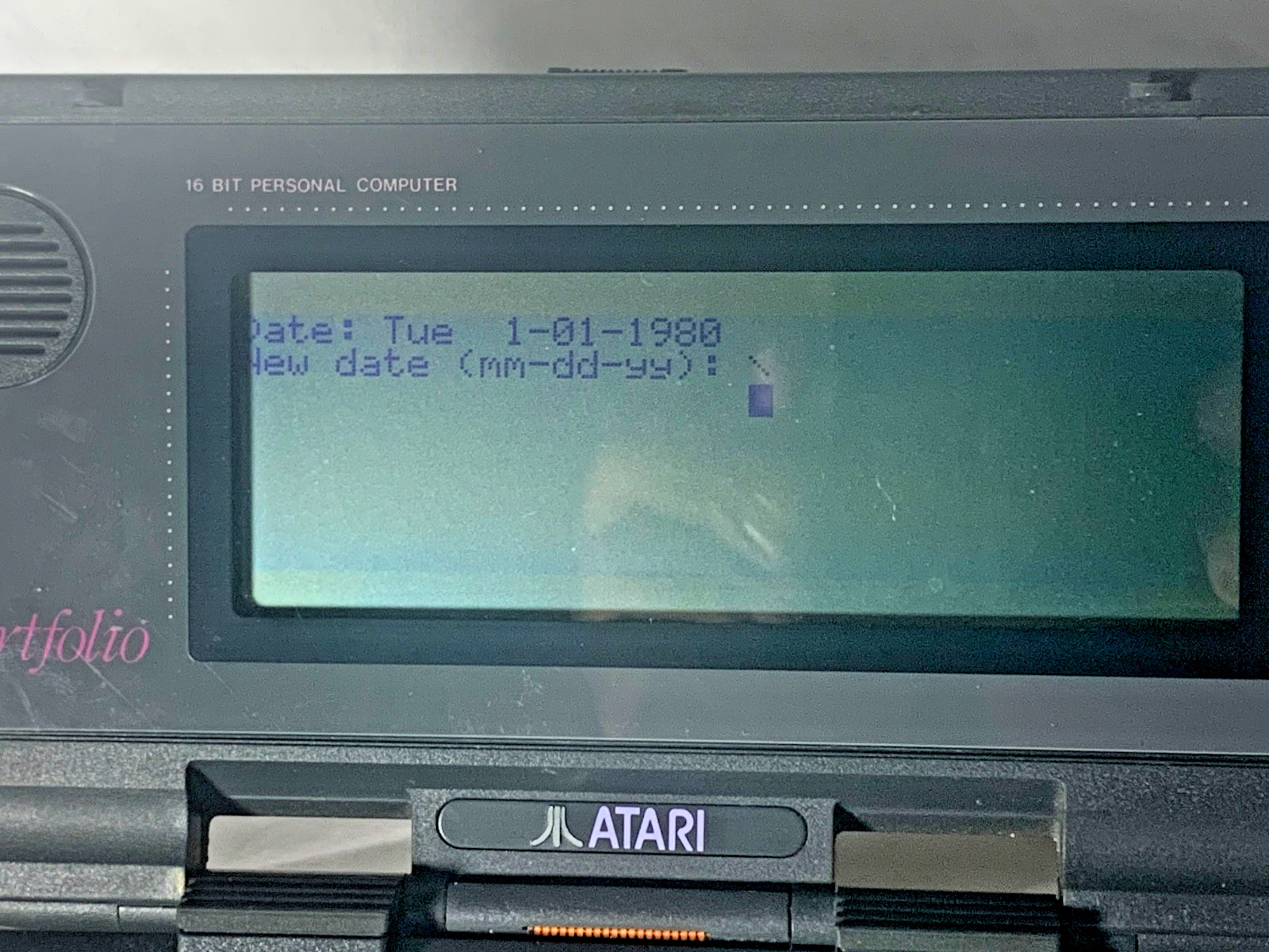 Atari Portfolio HPC-004 Vintage Computer - Boots Up - SCREEN LINES