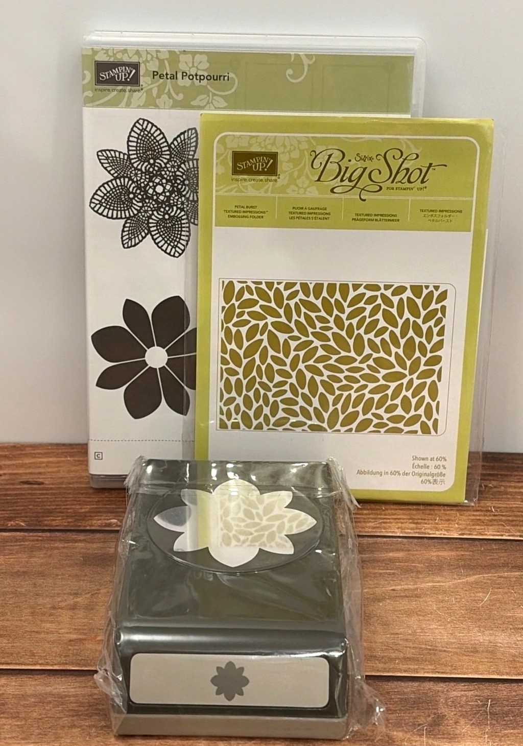 STAMPIN UP PETAL POTPOURRI 138586 STAMPS, 137417 FLOWER PUNCH, & 141493 EMBOSSIN