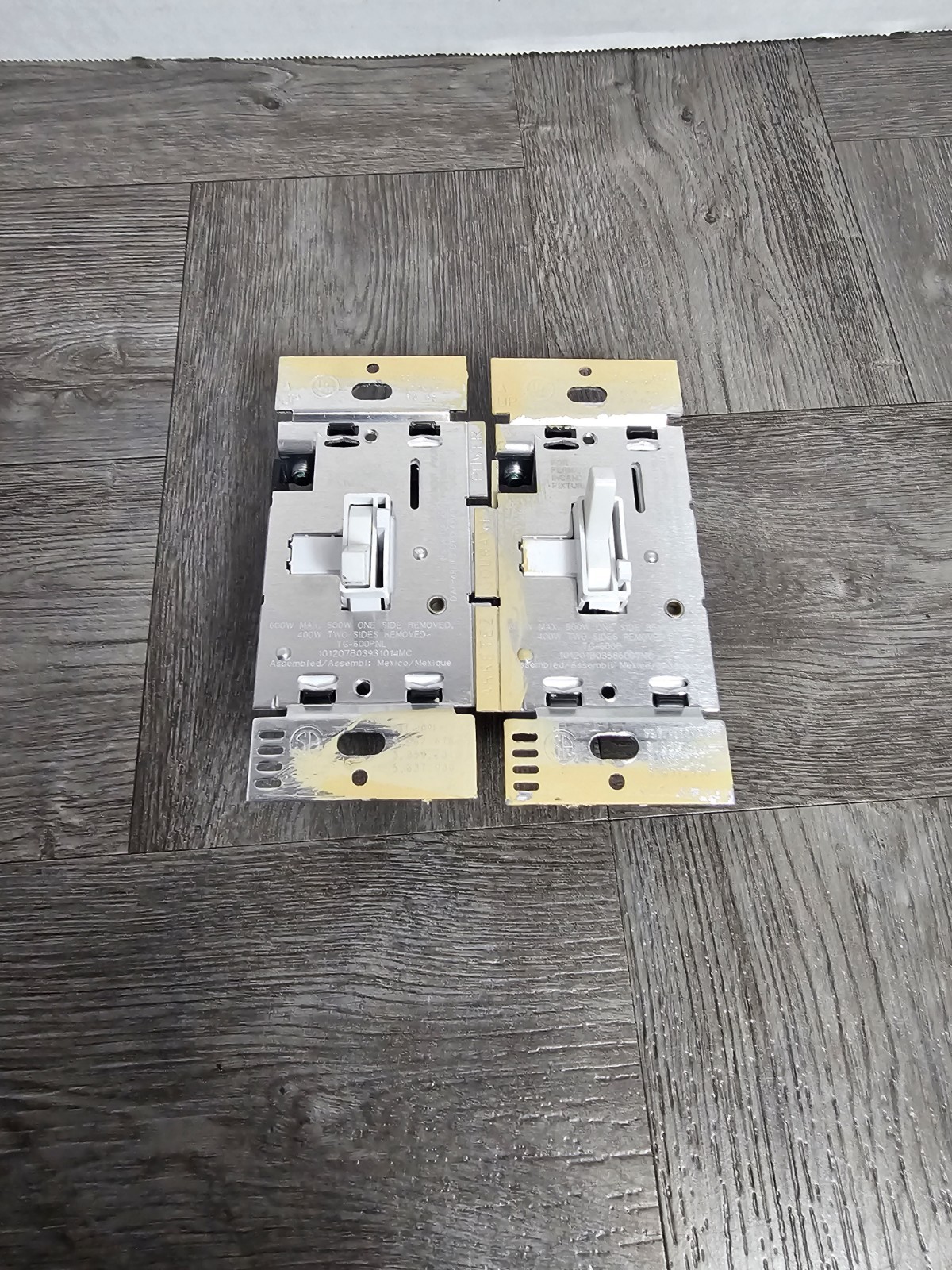 WHITE Lutron Dimmer Switch TG-600P 120V AC for Incandescent Lotnof 2 Used