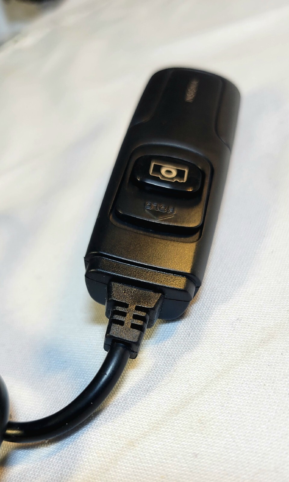 INSIGNIA 3 Ft Wired Universal Shutter Remote (Model NS-USR1) 17D25A