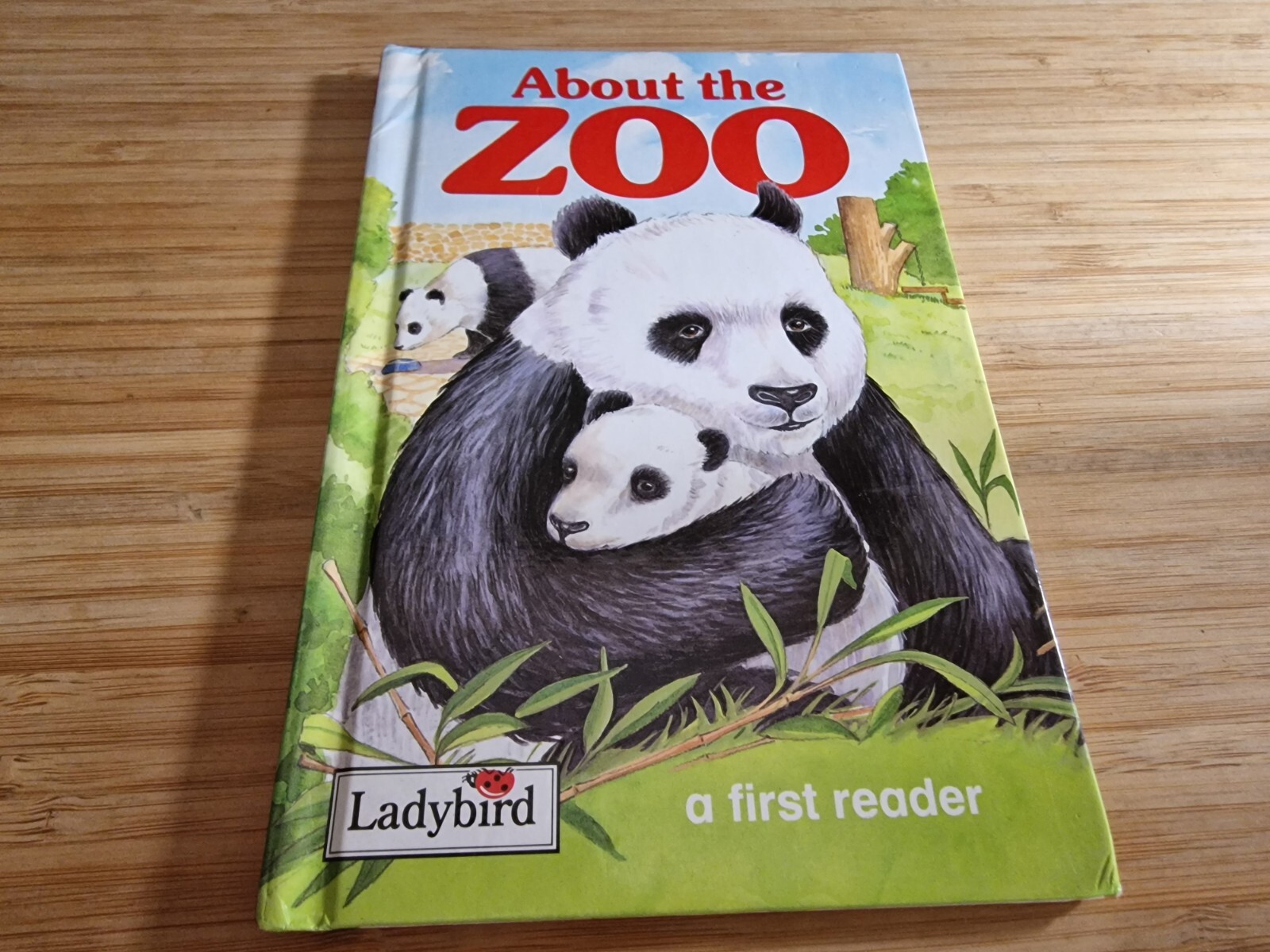 About the Zoo - 1994 / A first reader - Ladybird Hardback Book