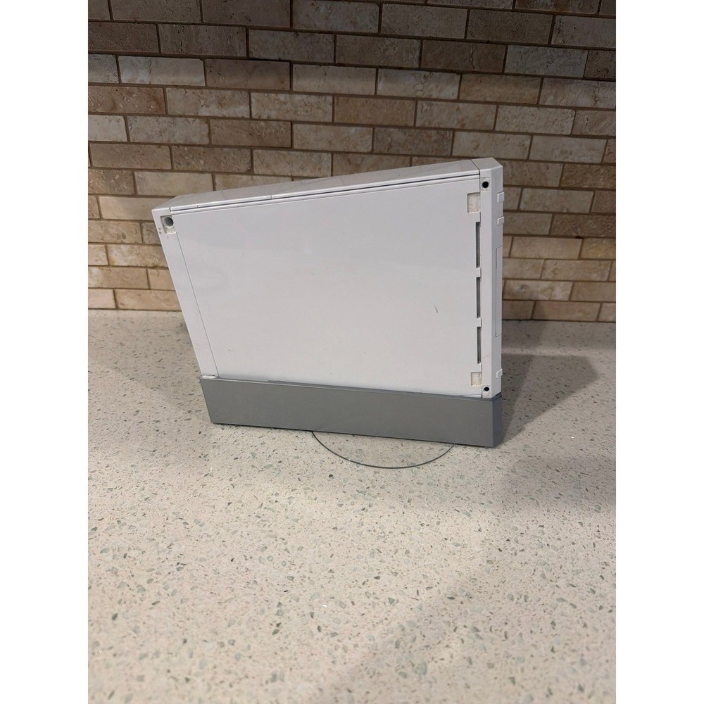 Nintendo Wii Console Bundle with Accessories
