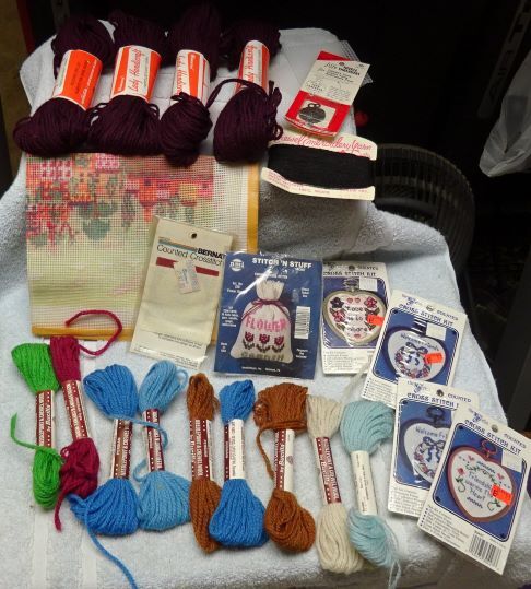 ** BIG LOT - CRAFT SUPPLIES - UNUSED - Needlepoint RUG YARN Crosstitch +++