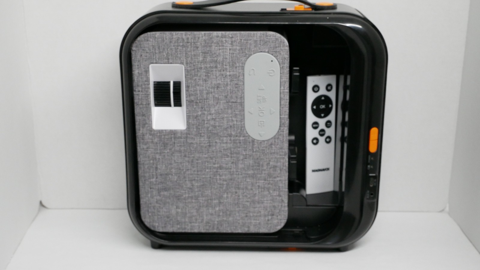 Projector magavox
