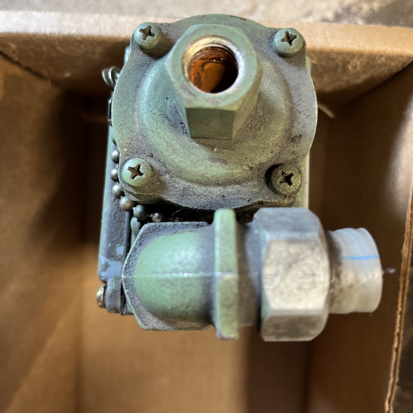 Square D - 9012 GGW-4 0333 Difference Pressure Actuator Switch - Series C (used)