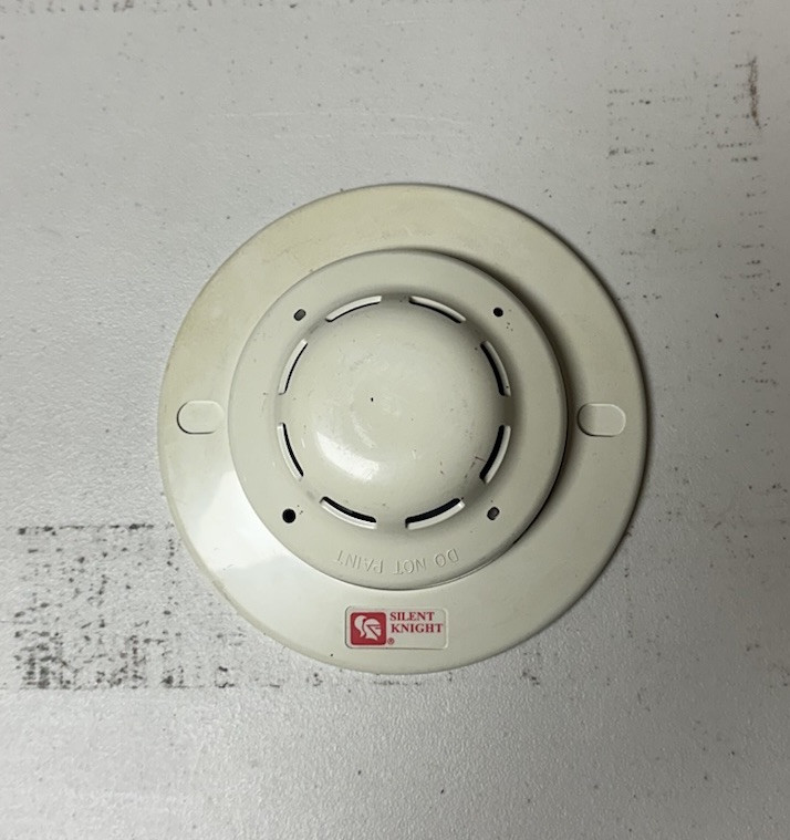 Silent Knight SD505 APS Smoke Detector and Base