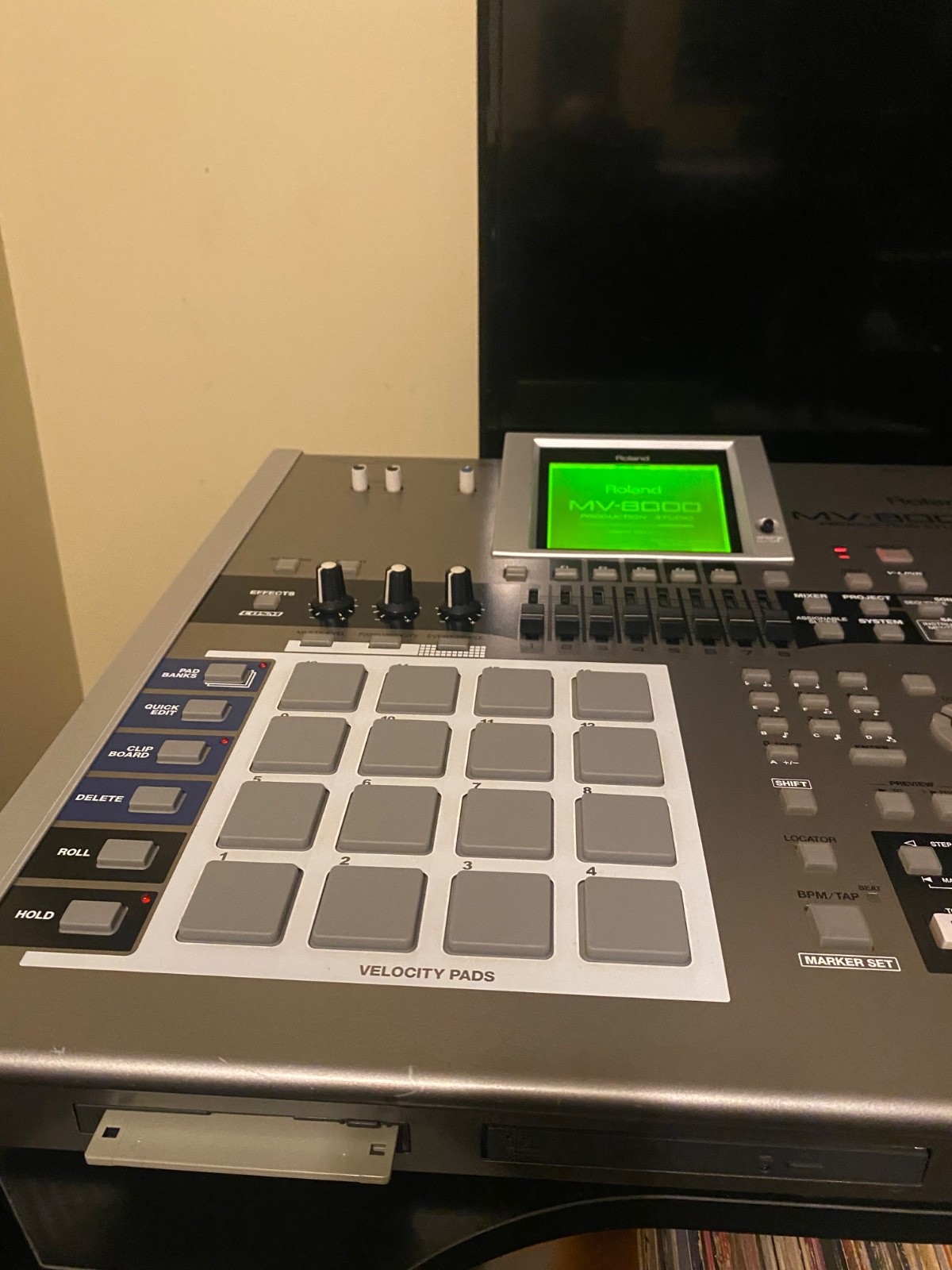 Roland MV-8000 Production Studio Sampler MIDI Sequencer Workstation