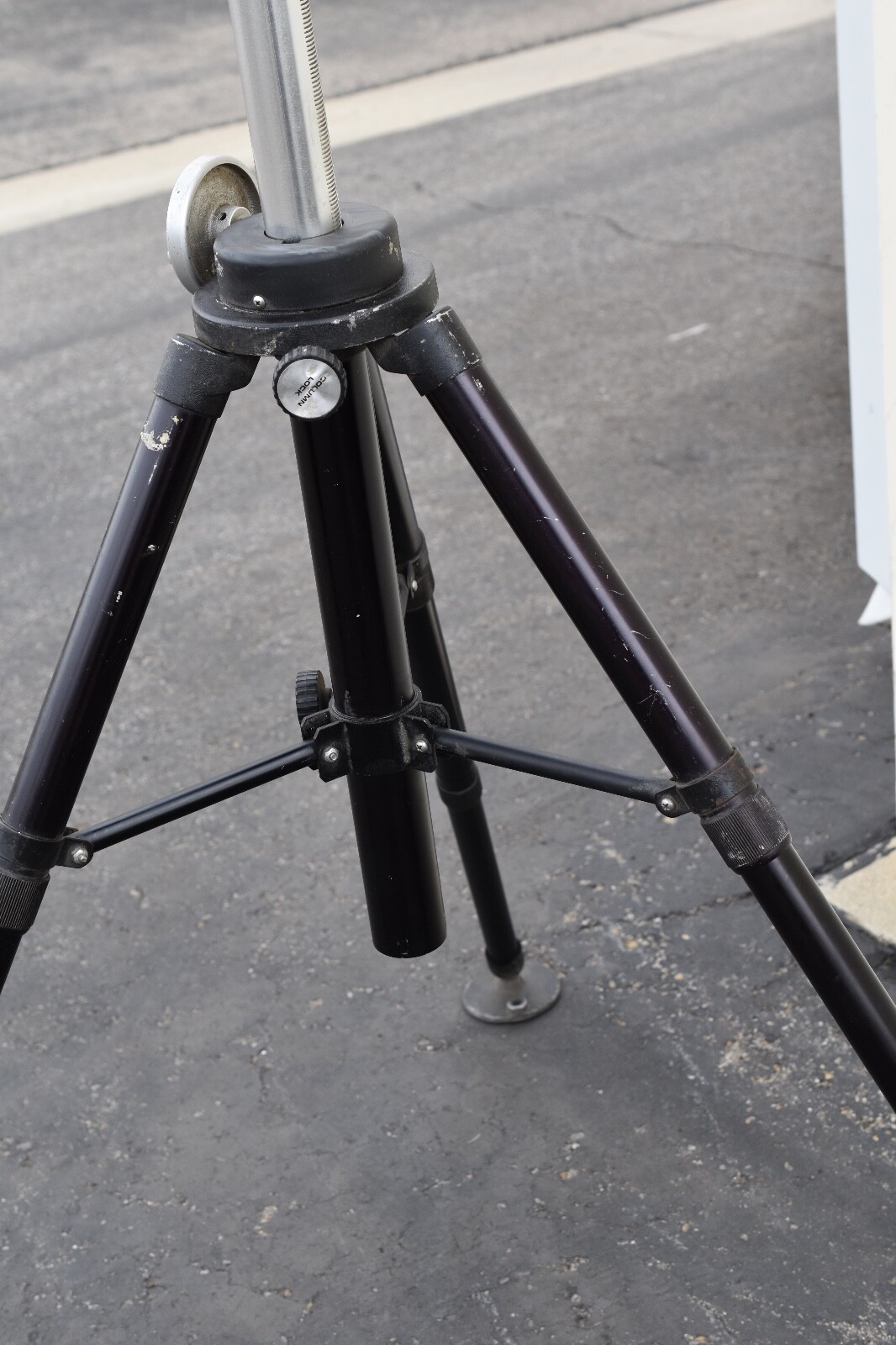 Renishaw tripod base